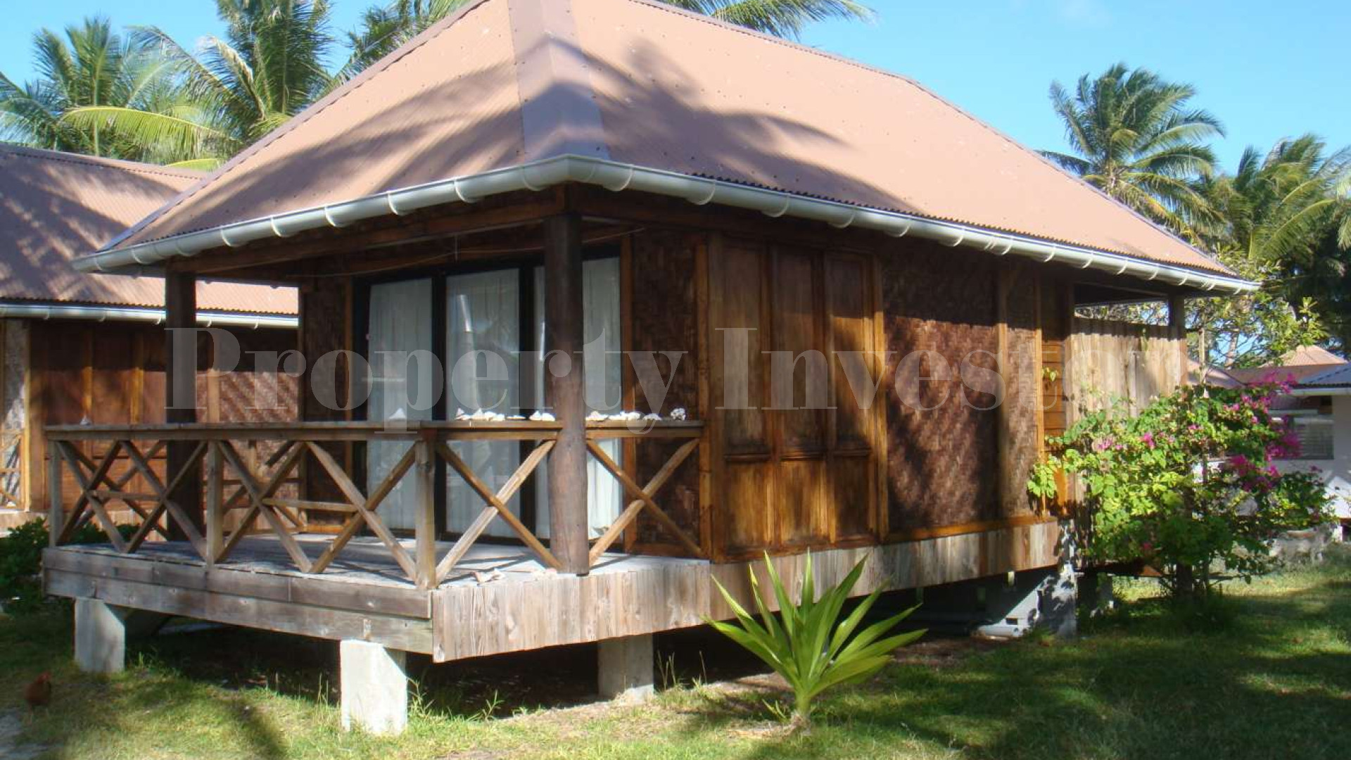 3.36 Hectare Private Boutique Island Retreat with 5 Bungalows in French Polynesia