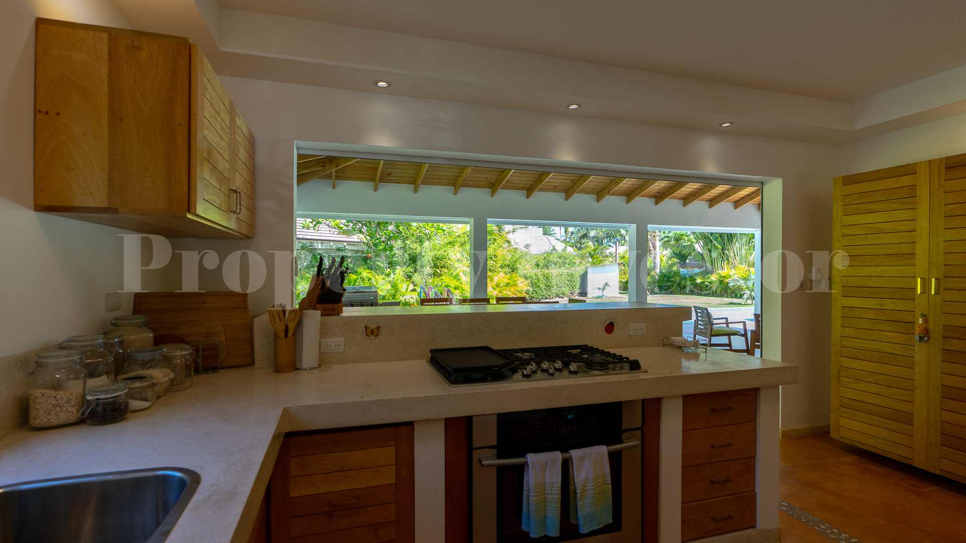 Просторная современная вилла на 6 спален рядом с Плайя-Бонита, Доминиканская Республика