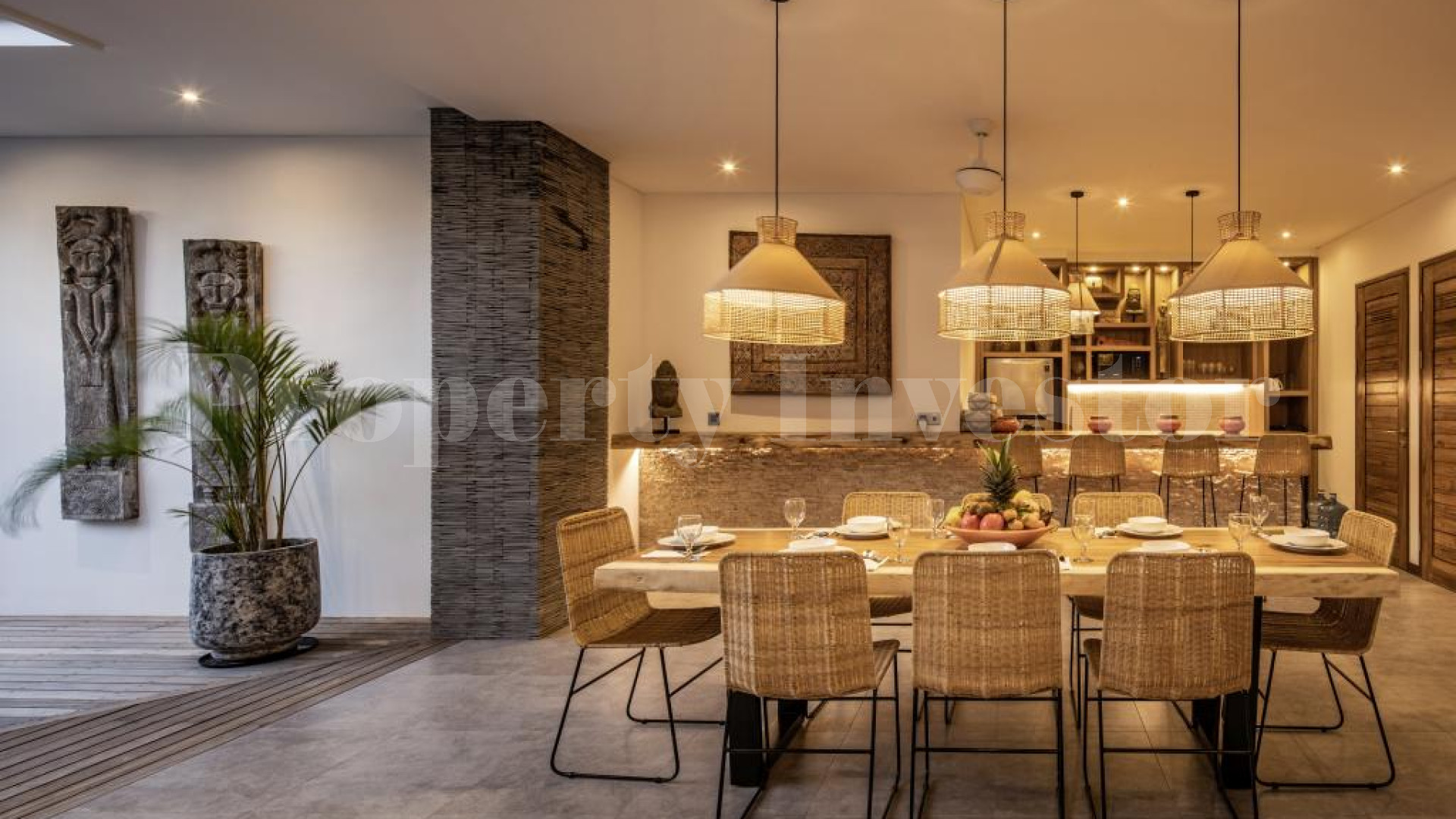 Продаётся потрясающая роскошная вилла на 4 спальни в Чангу-Берава, Бали