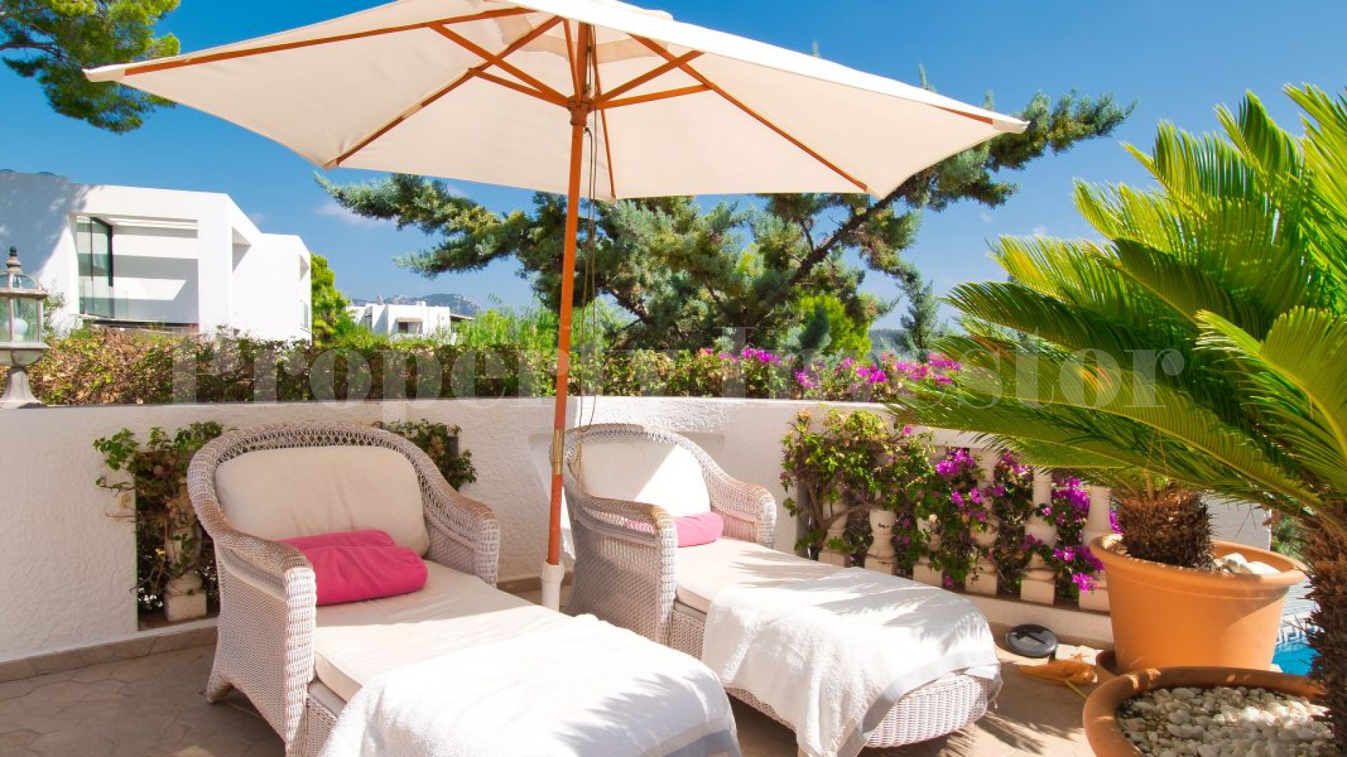 6 Bedroom Mediterranean Villa with Guest House Within Walking Distance to the Port