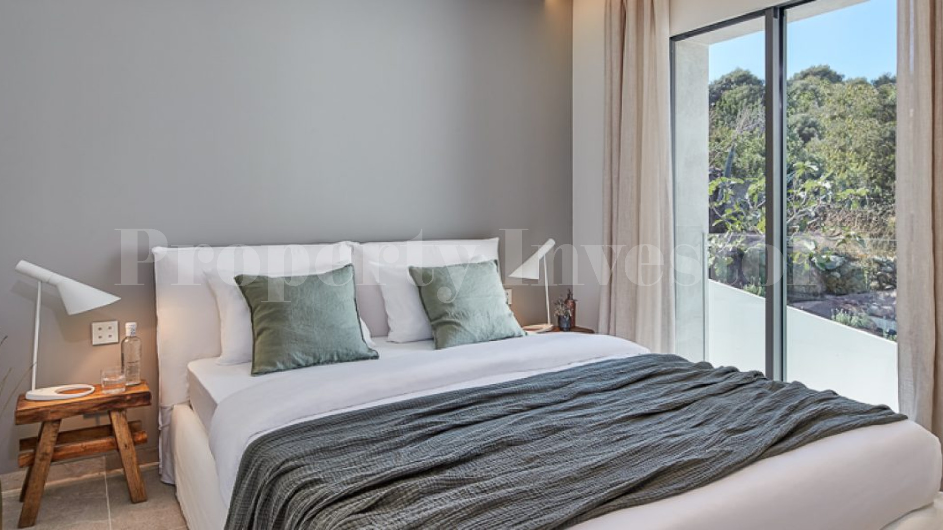 Modern New Build 5 Bedroom Villa with Fantastic Landscape Views in Calvia