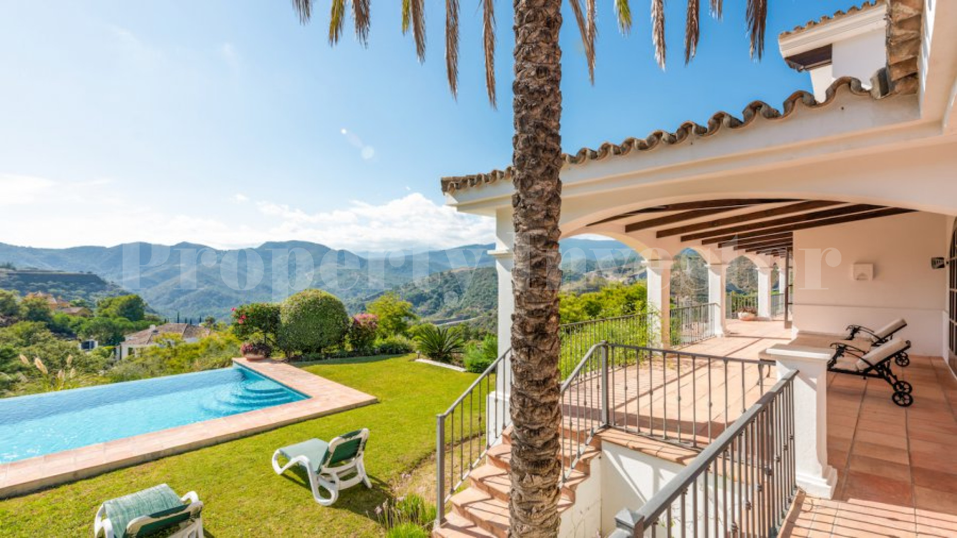 5 Bedroom Luxury Hillside Villa in La Zagaleta