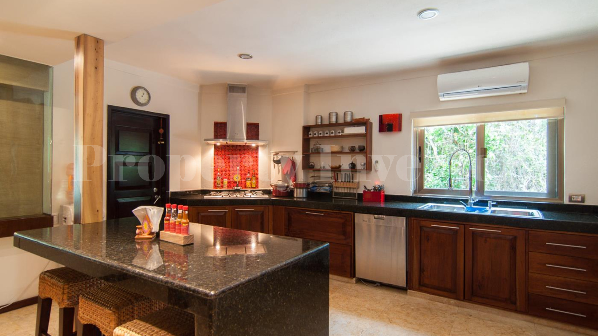 Amazing 6 Bedroom Luxury Villa with Rental History & Returns in Playacar, Playa del Carmen