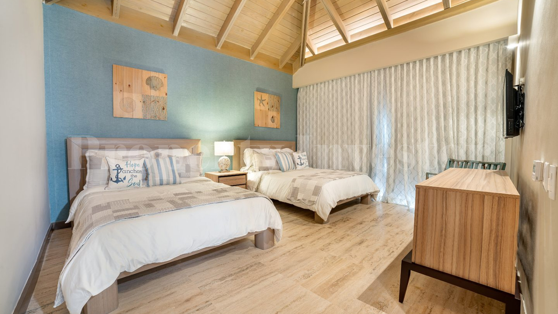 Exquisite 5 Bedroom Villa with Stunning Golf & Ocean Views for Sale in La Romana, Dominican Republic