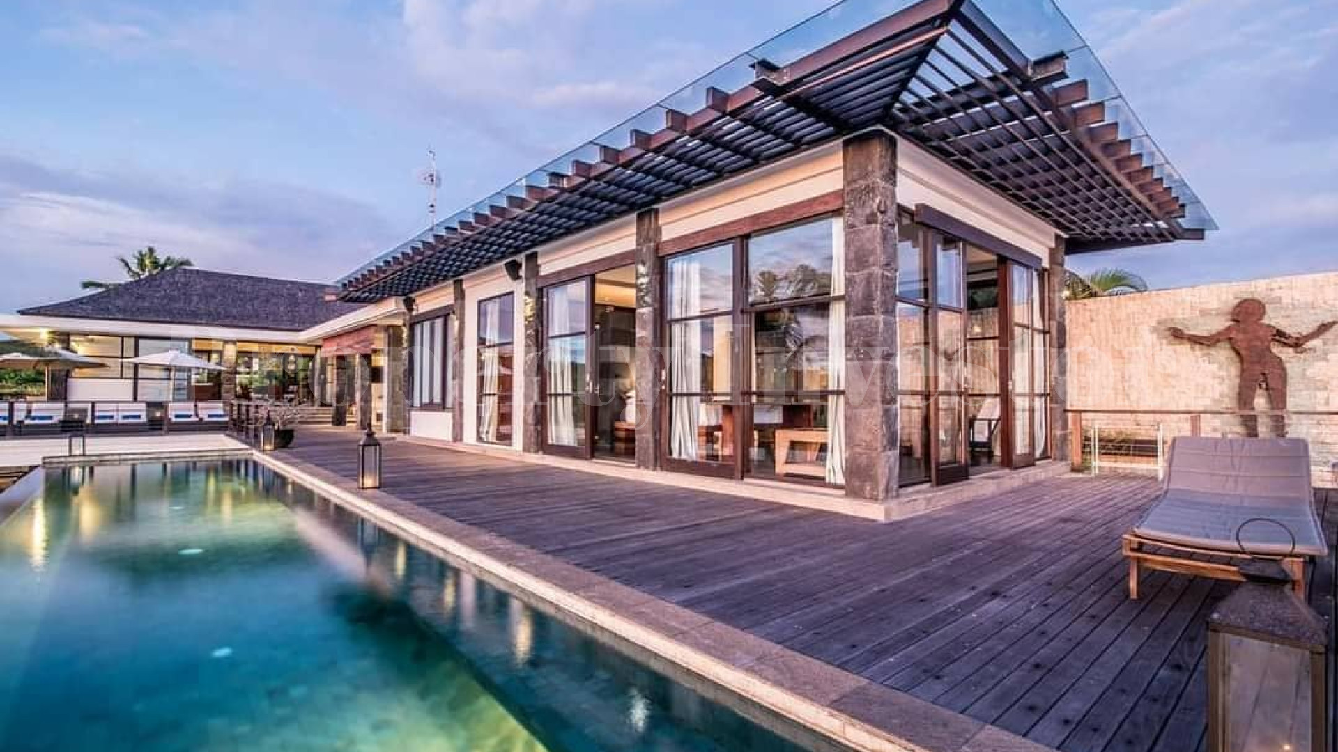 Incredible 3 Bedroom Luxury Clifftop Oceanview Villa with Private Beach Access for Sale in Uluwatu, Bali