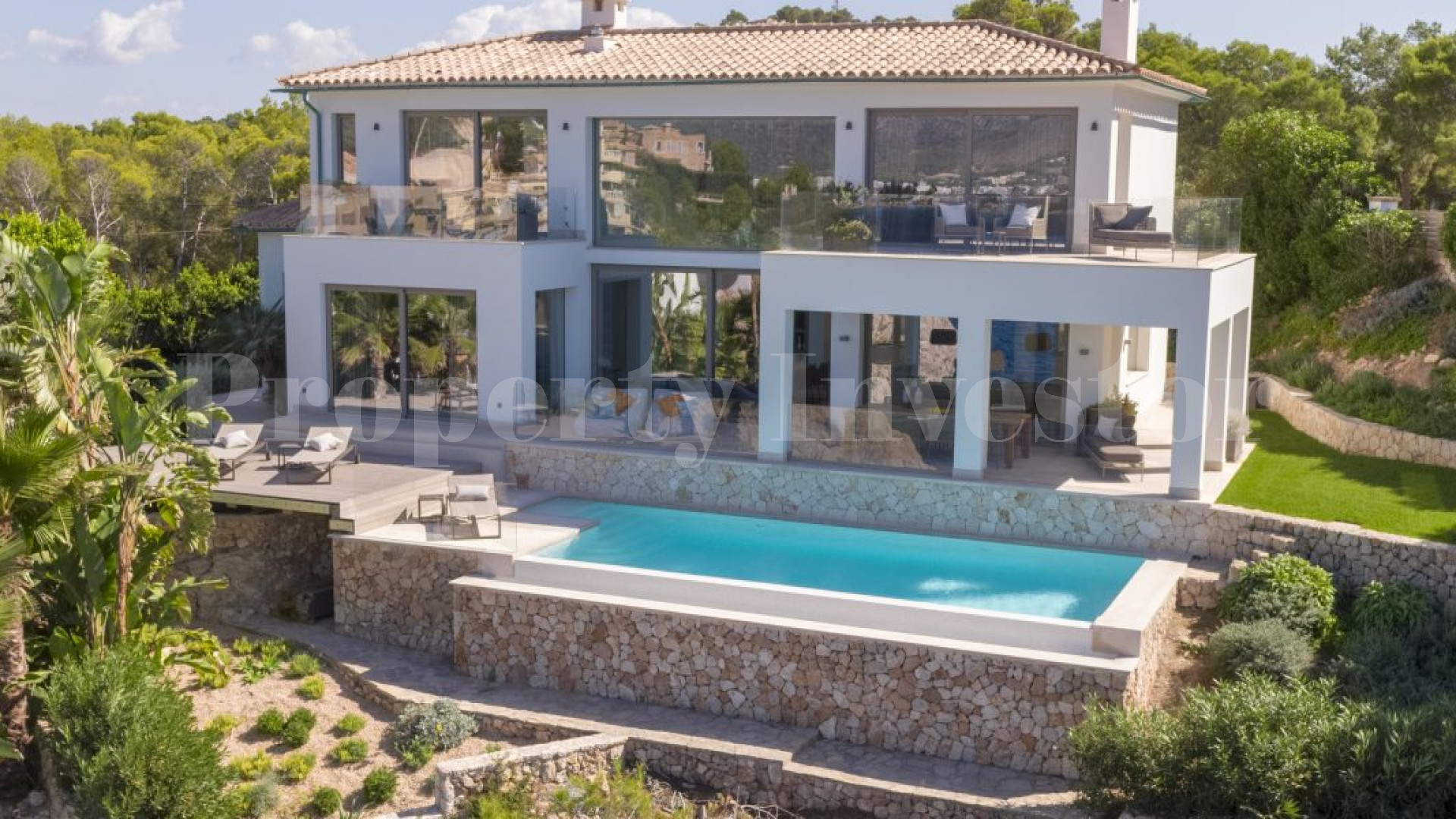 5 Bedroom First Line Sea View Villa in Nova Santa Ponsa