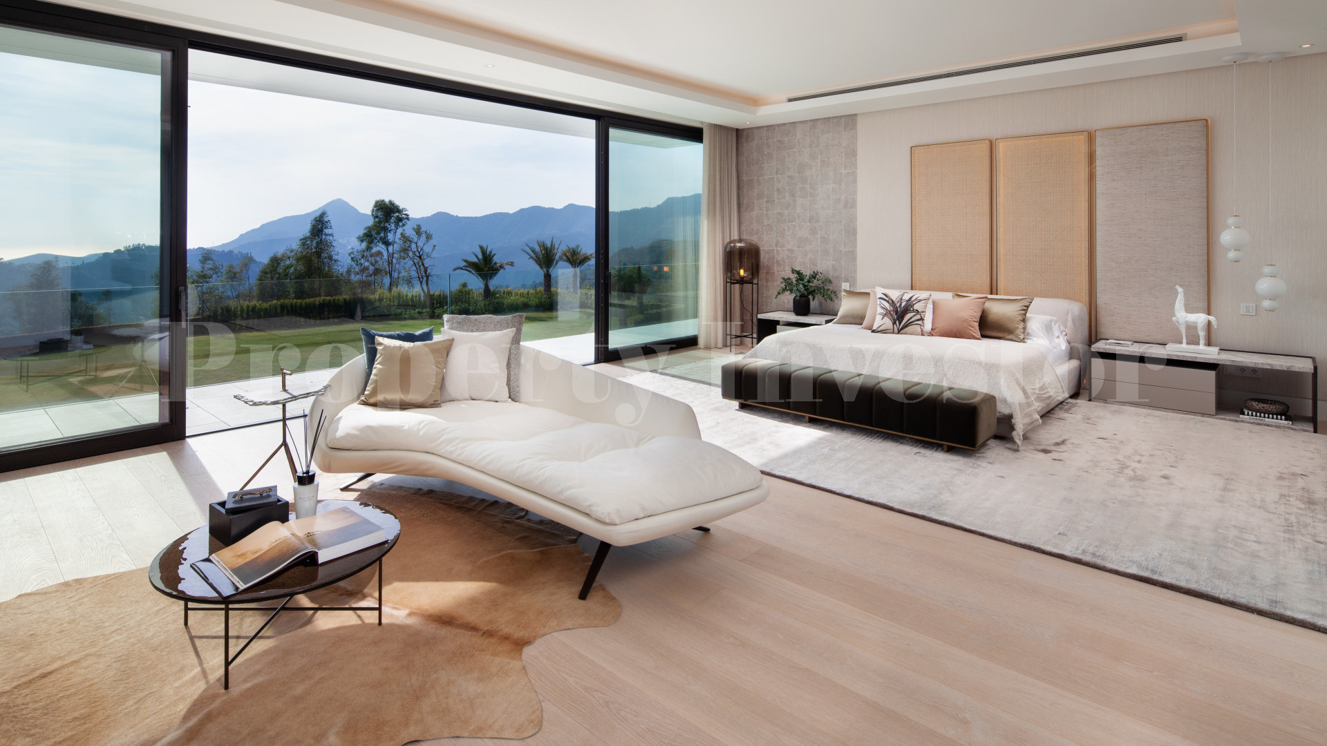 Эксклюзивная роскошная вилла на 9 спален на холме с потрясающими видами на сады, горы и море в Ла Загалета, Марбелья, Испания