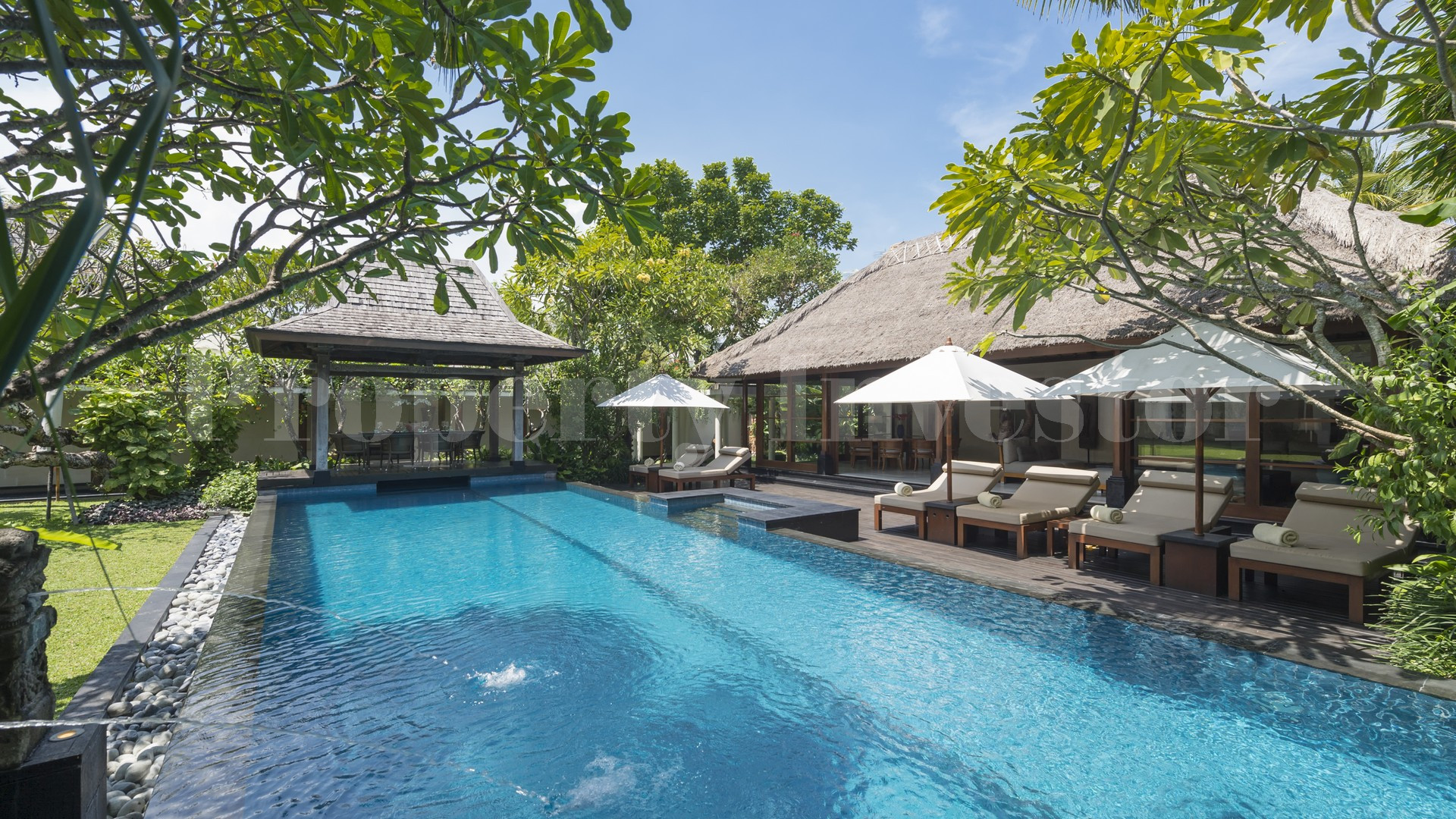 Chic 3 Bedroom Modern Balinese Villa in Prime Location for Sale in Seminyak, Bali