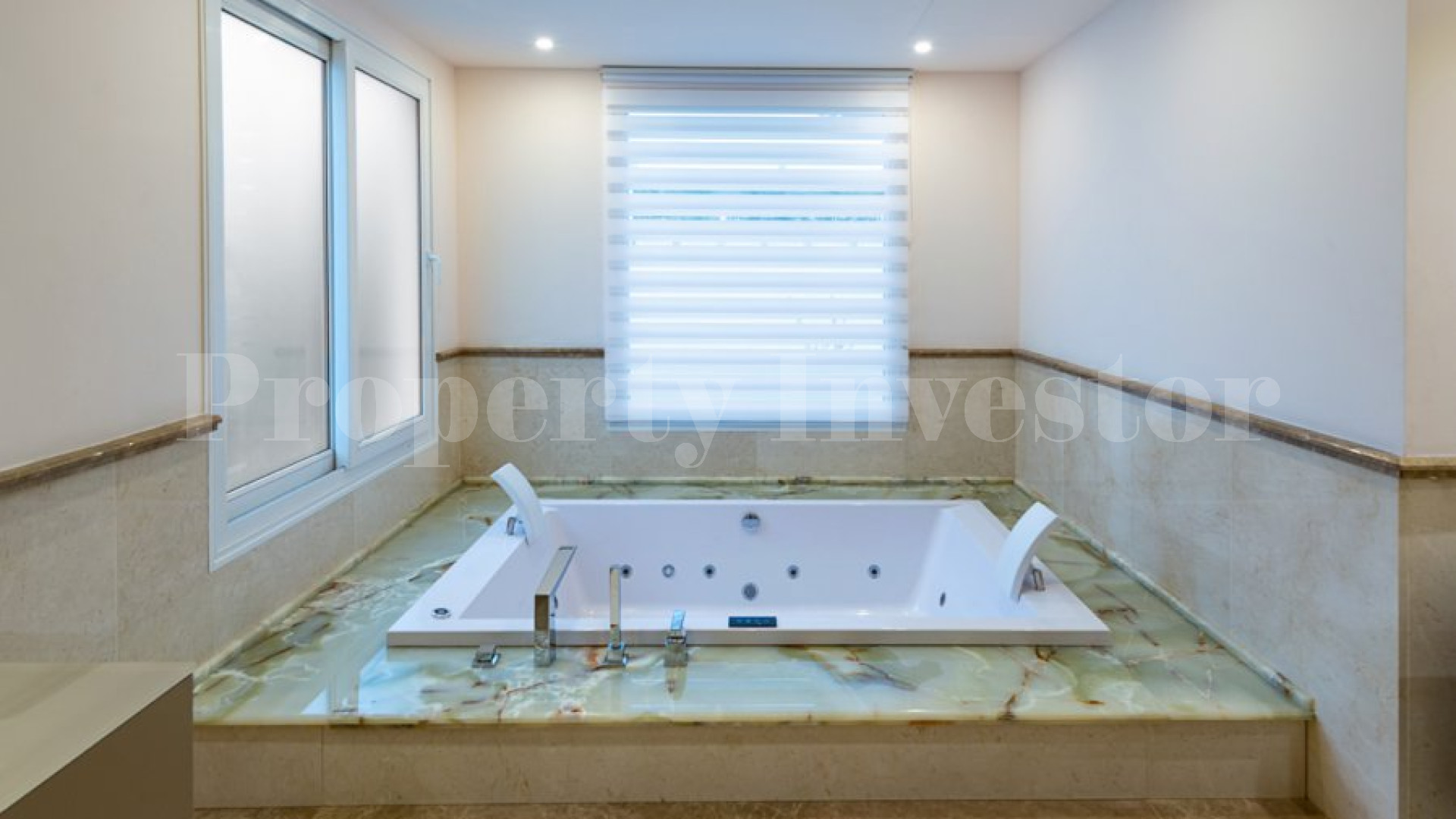 Fantastic 4 Bedroom Villa in Puente Romano