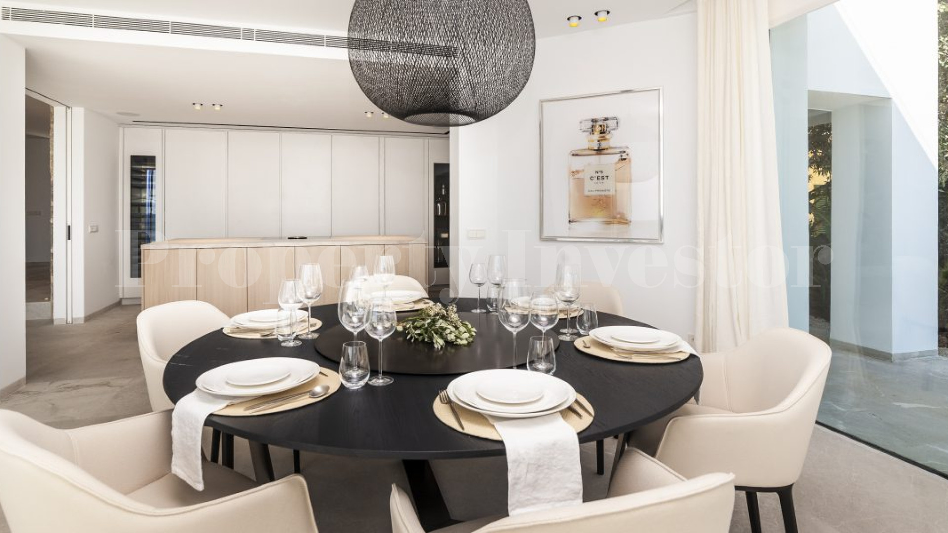 Stunning 4 Bedroom Seafront Villa in Nova Santa Ponsa