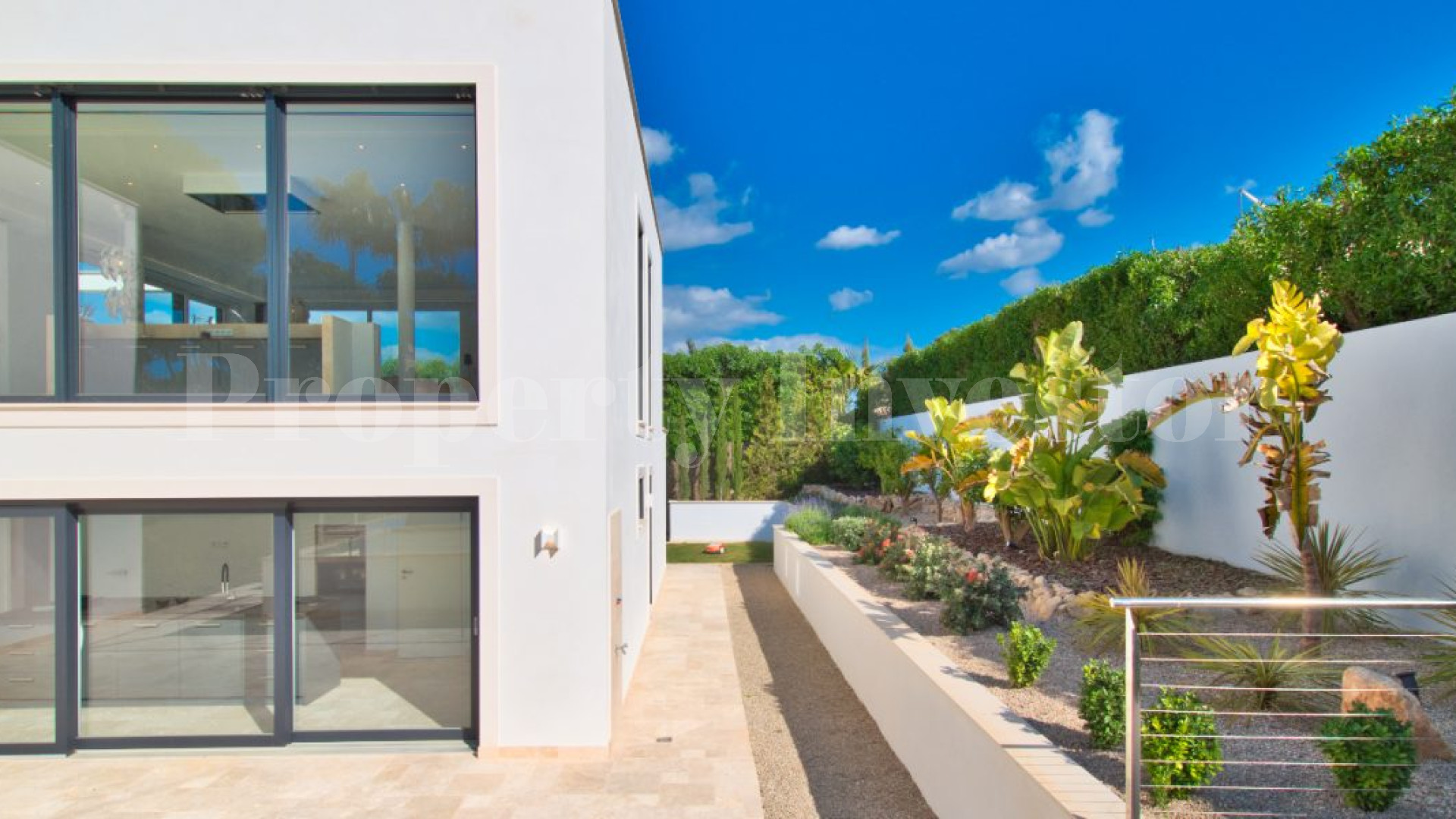 Modern 5 Bedroom Villa with Sea Views in Nova Santa Ponsa