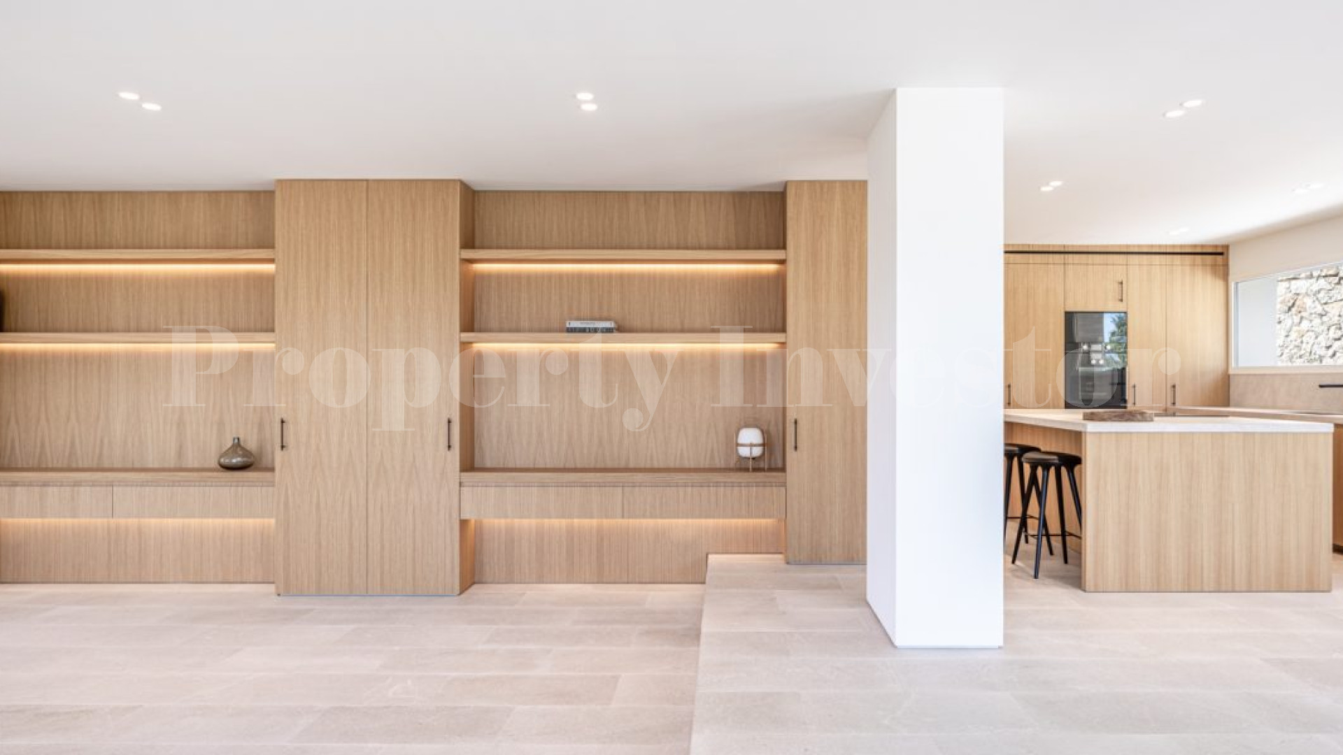 Ультрасовременная вилла с 4 спальнями с видом на море и с элегантным дизайном в Санта Понса