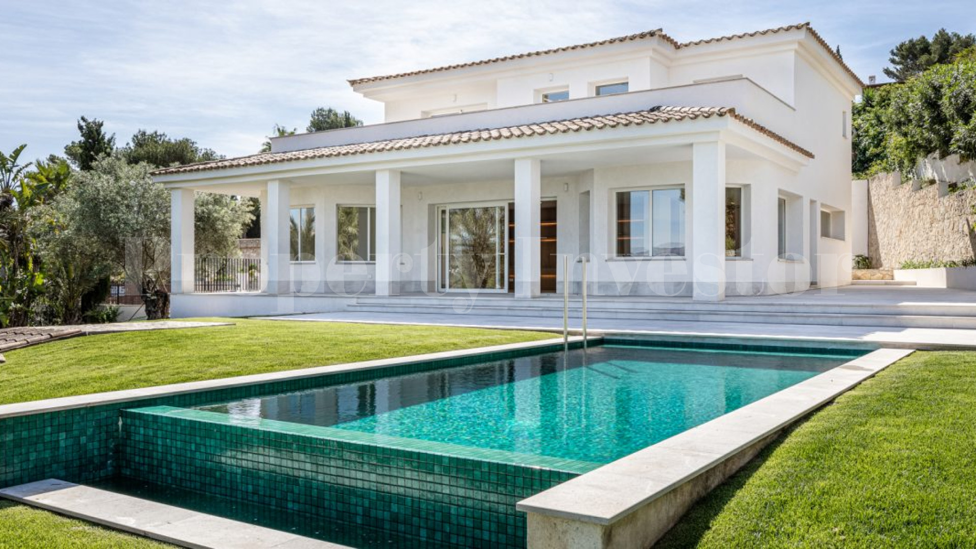 Ультрасовременная вилла с 4 спальнями с видом на море и с элегантным дизайном в Санта Понса