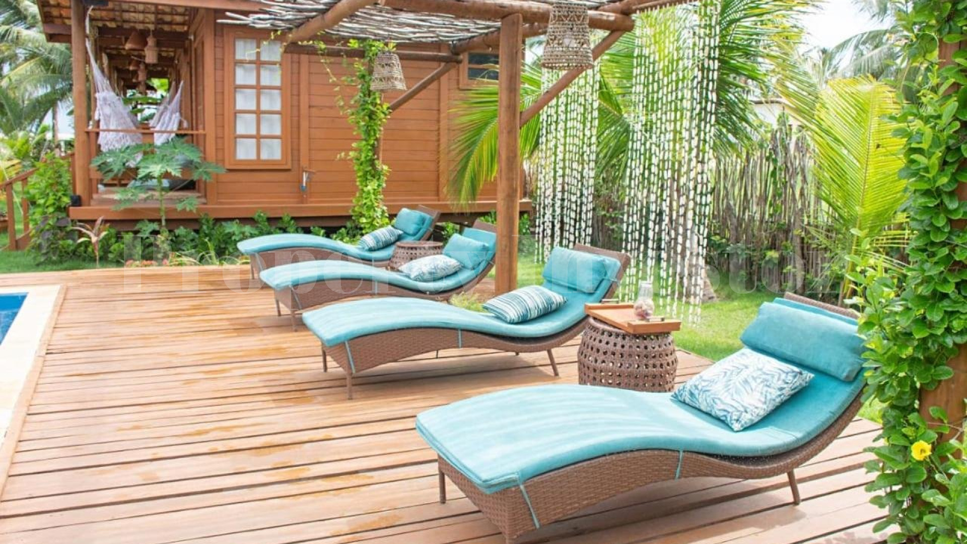 Продаётся полностью функционирующий отель для кайт-серферов на 10 шале на острове Гуажиру, Бразилия