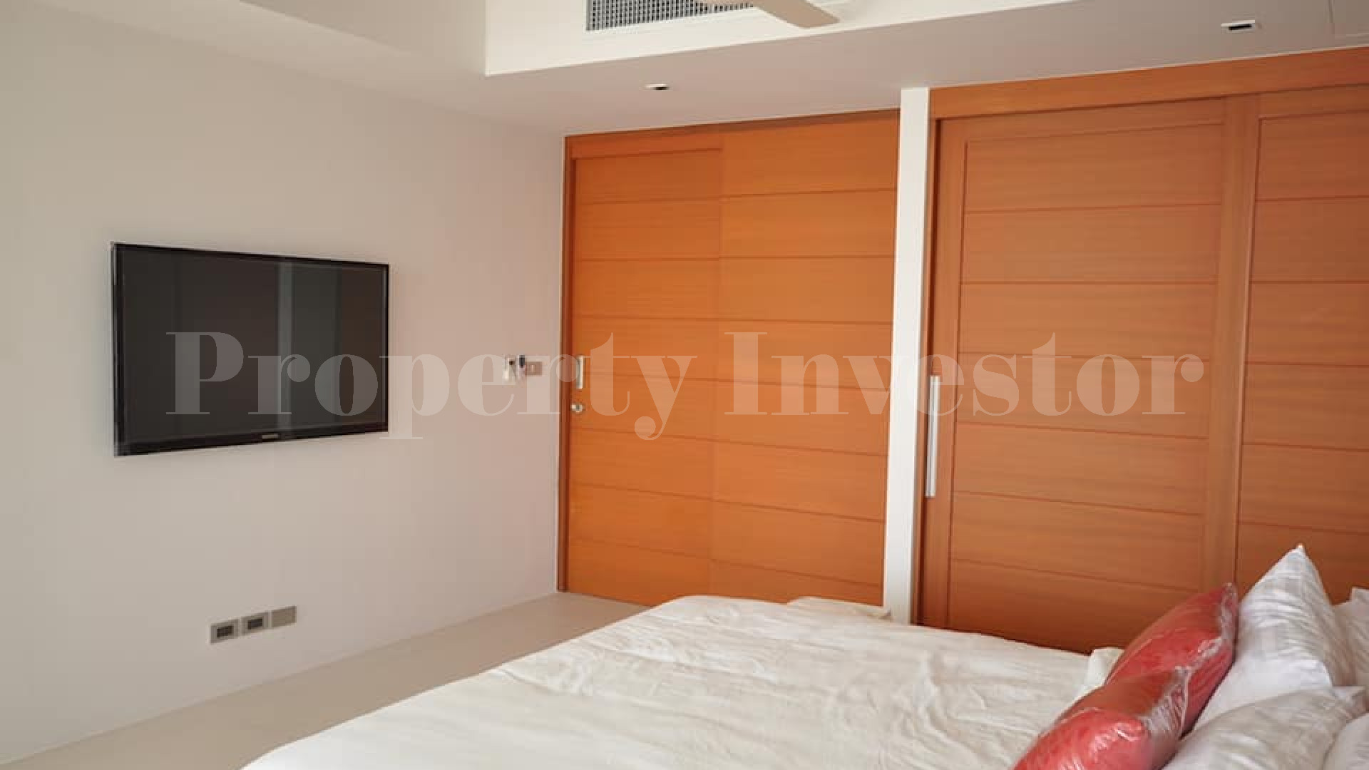 Very Rare Opportunity to Purchase 3 Bedroom Beach House on Patong Beach, Phuket