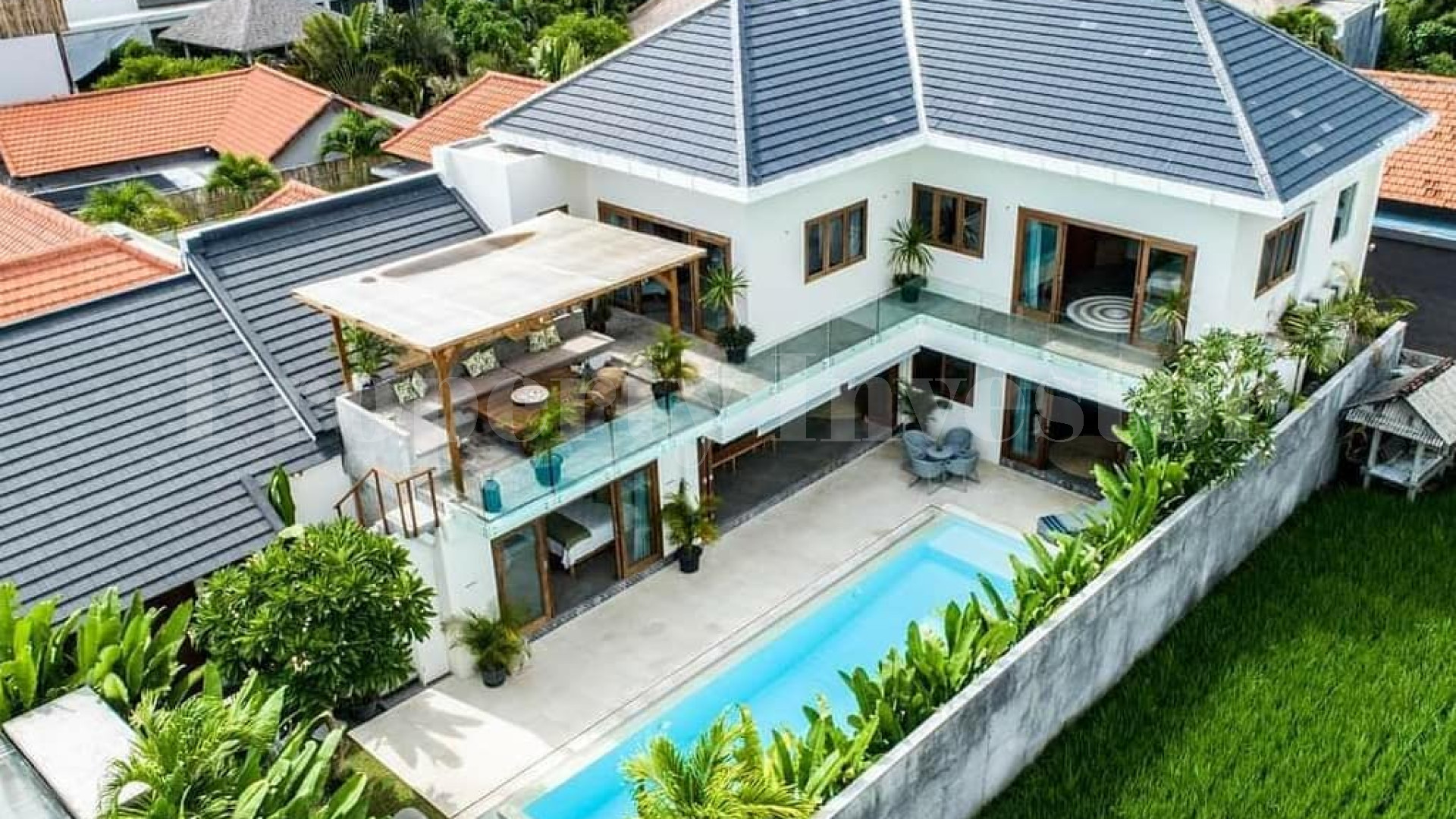 Comfortable 5 Bedroom Contemporary Beach Villa for Sale in the Heart of Canggu, Bali