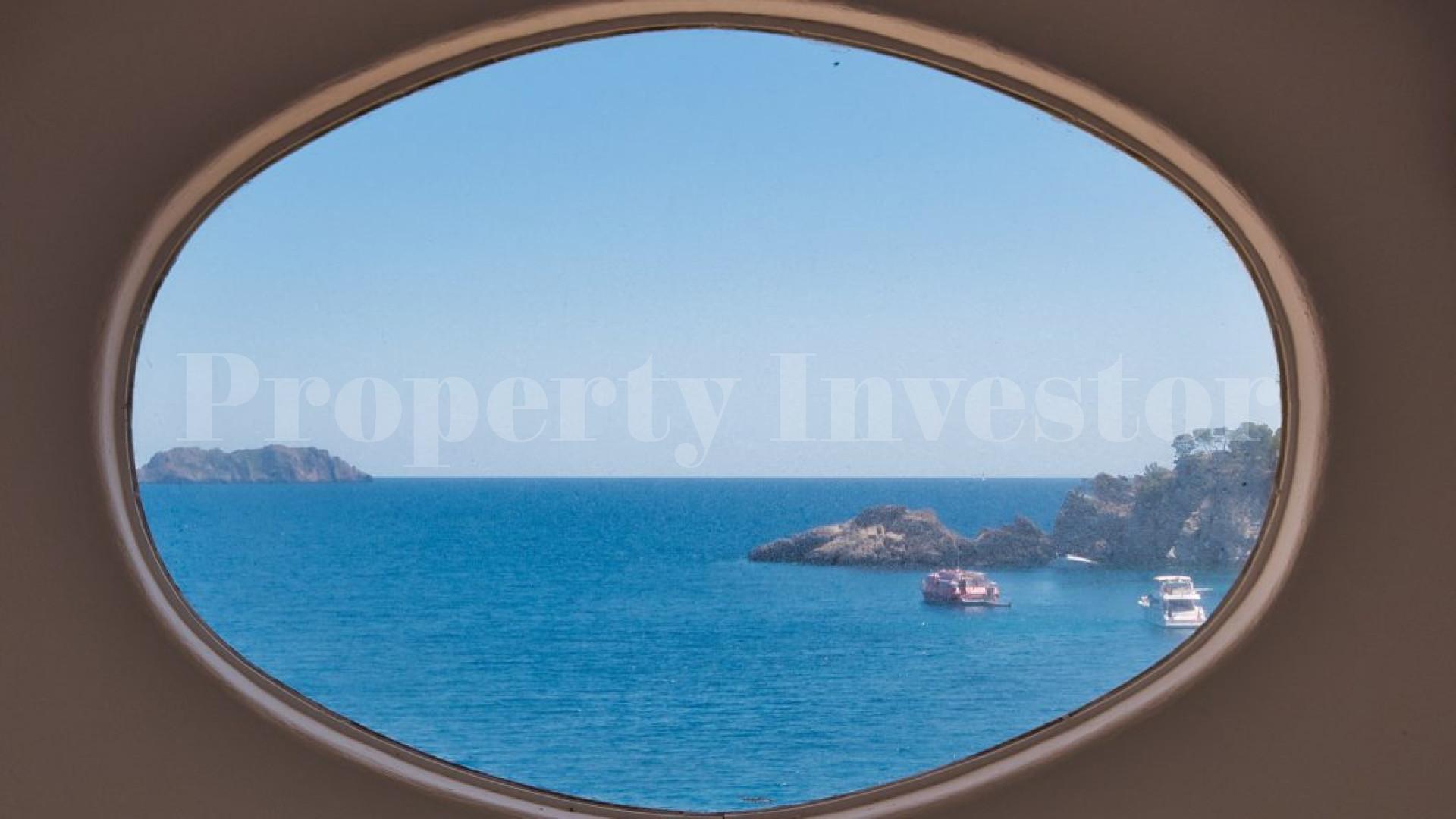 3 Bedroom First Line Apartment in Cala Fornells, Mallorca