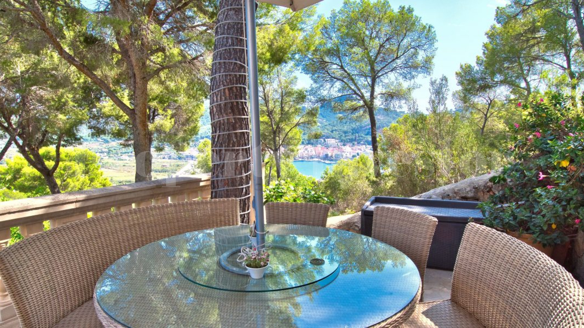 6 Bedroom Mediterranean Villa with Guest House Within Walking Distance to the Port