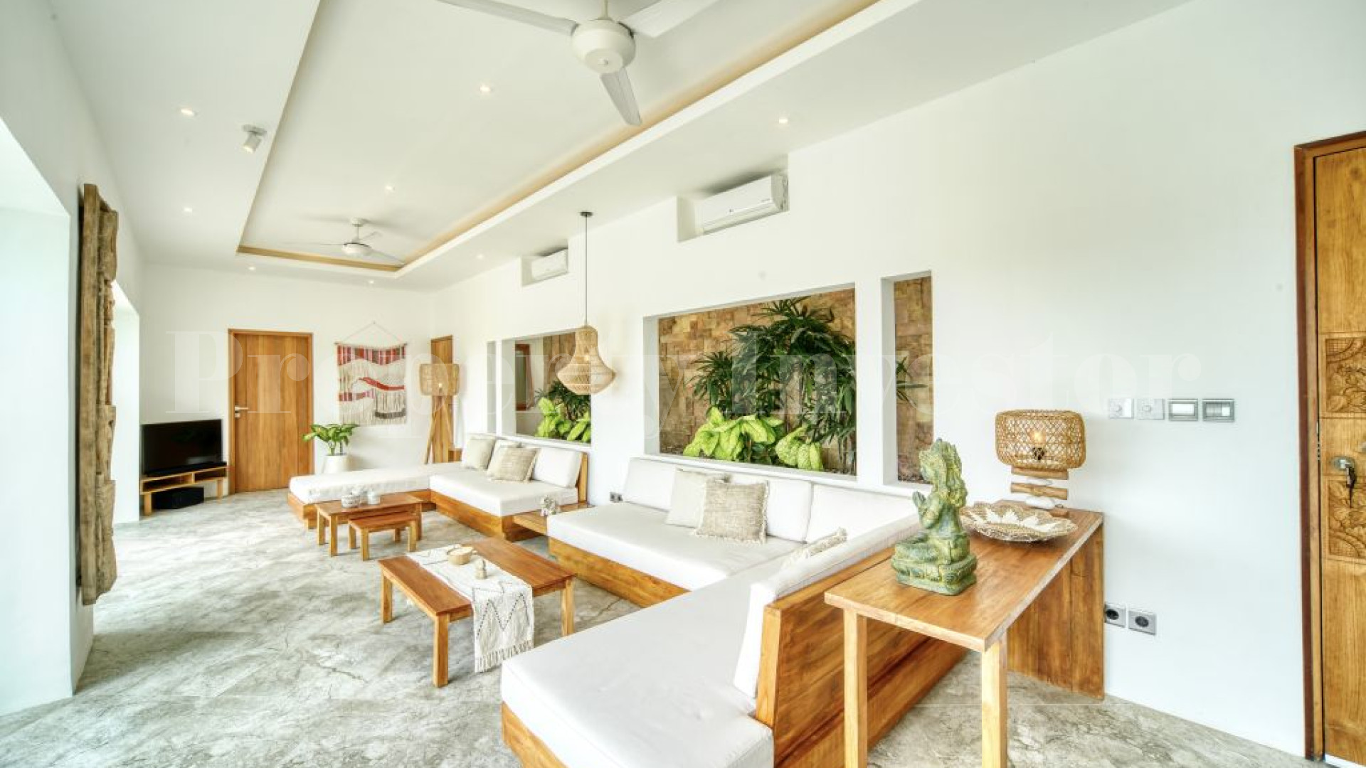 Stylish 2 Bedroom Luxury Beachside Villa for Sale in Canggu Pererenan, Bali