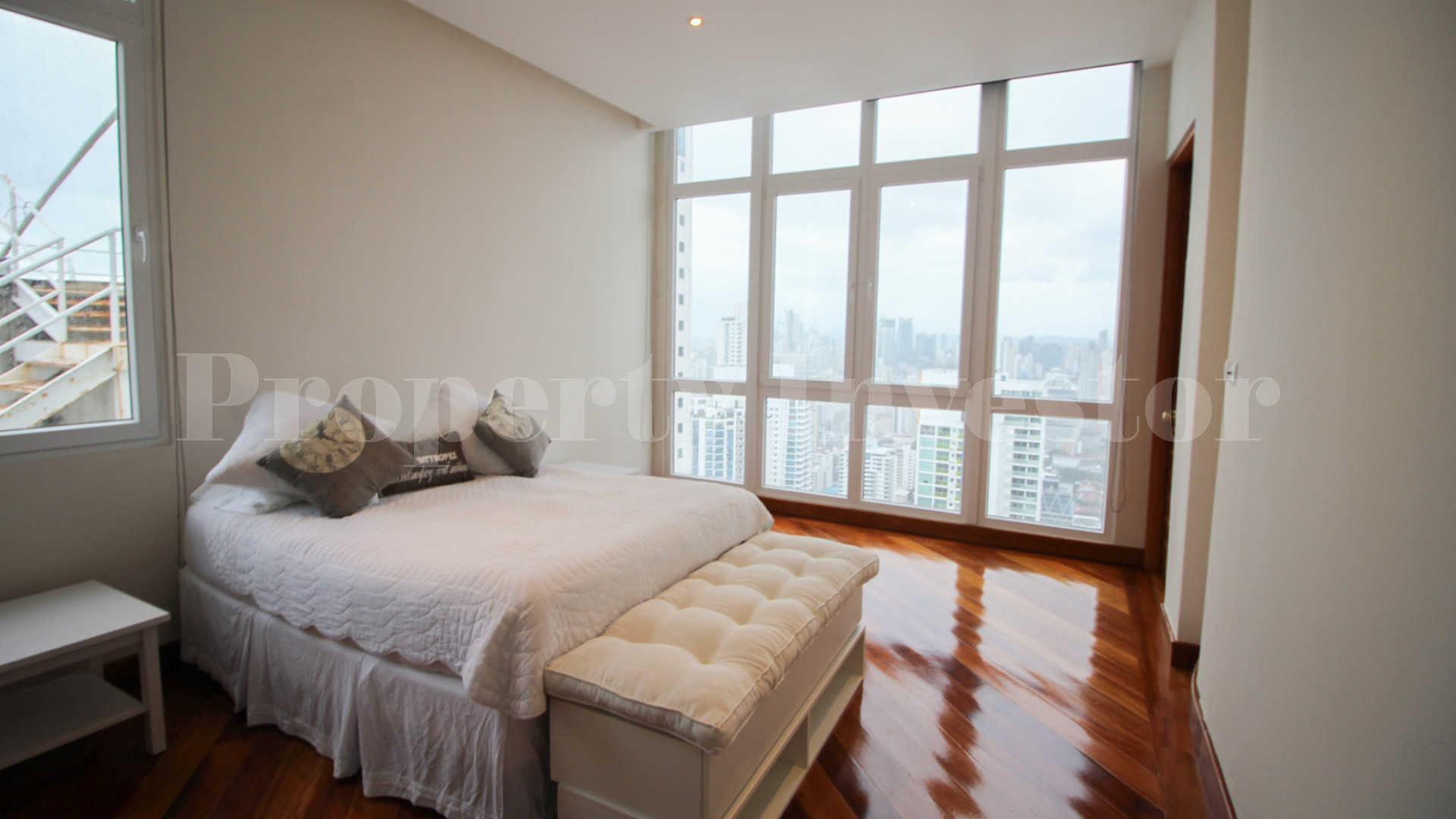 Exceptional 4 Bedroom Two-Storey Luxury Penthouse with Impressive Ocean Views for Sale in Coco del Mar, Panama