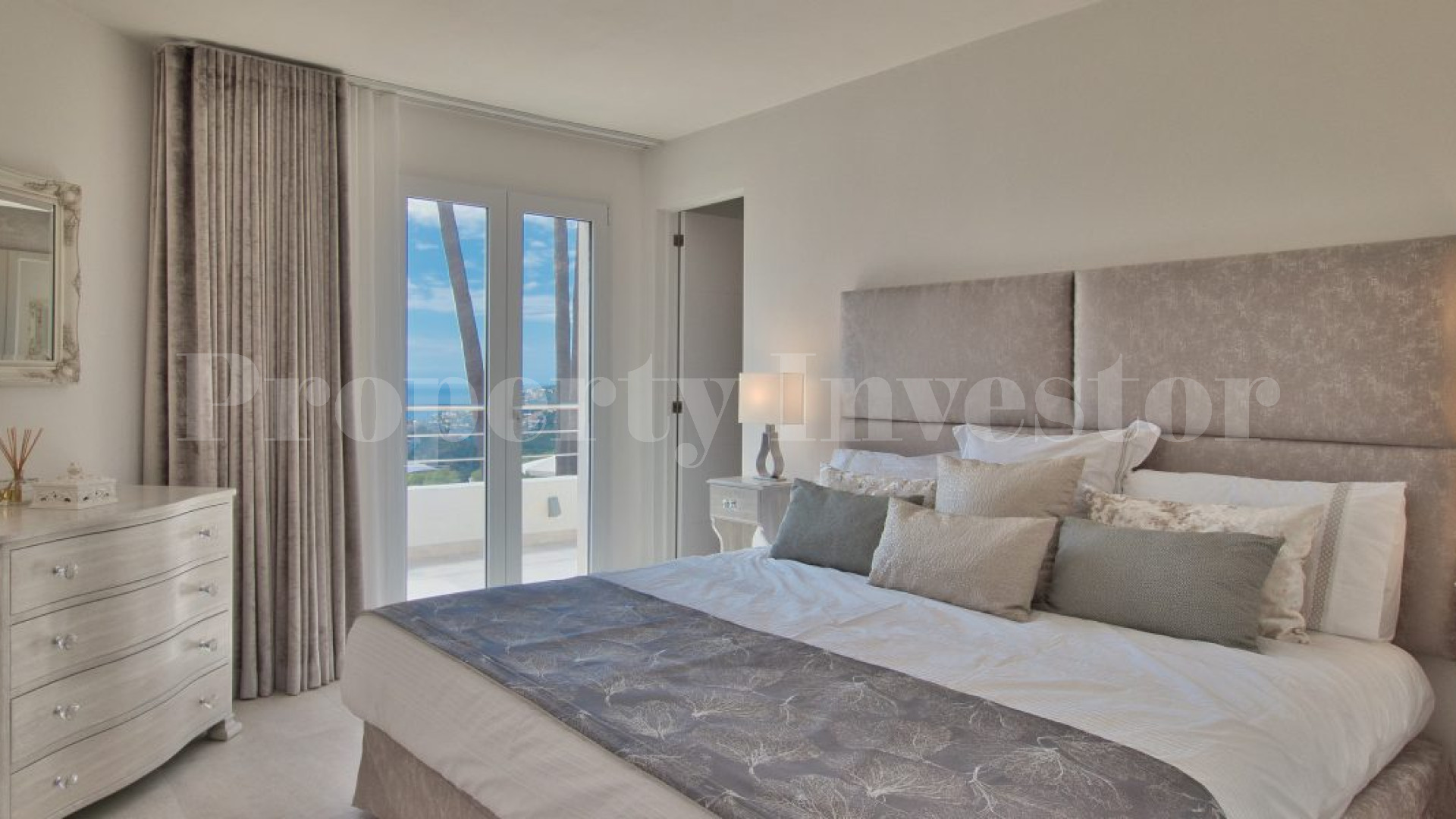 Роскошная вилла с 4 спальнями с видом на море в лучшем районе в Порт Андрач