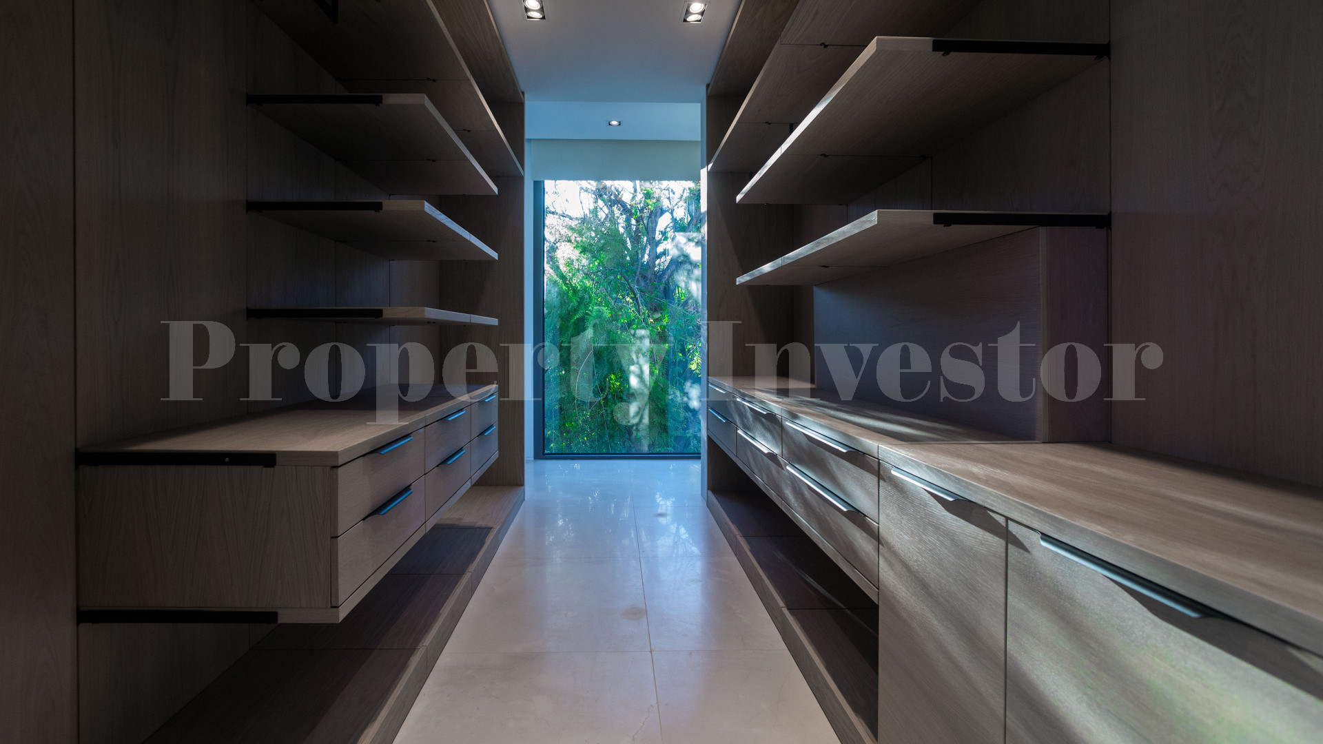 Фантастическая роскошная дизайнерская вилла на 6 спален идеальна для отдыха и развлечений в Бенаавис, Испания