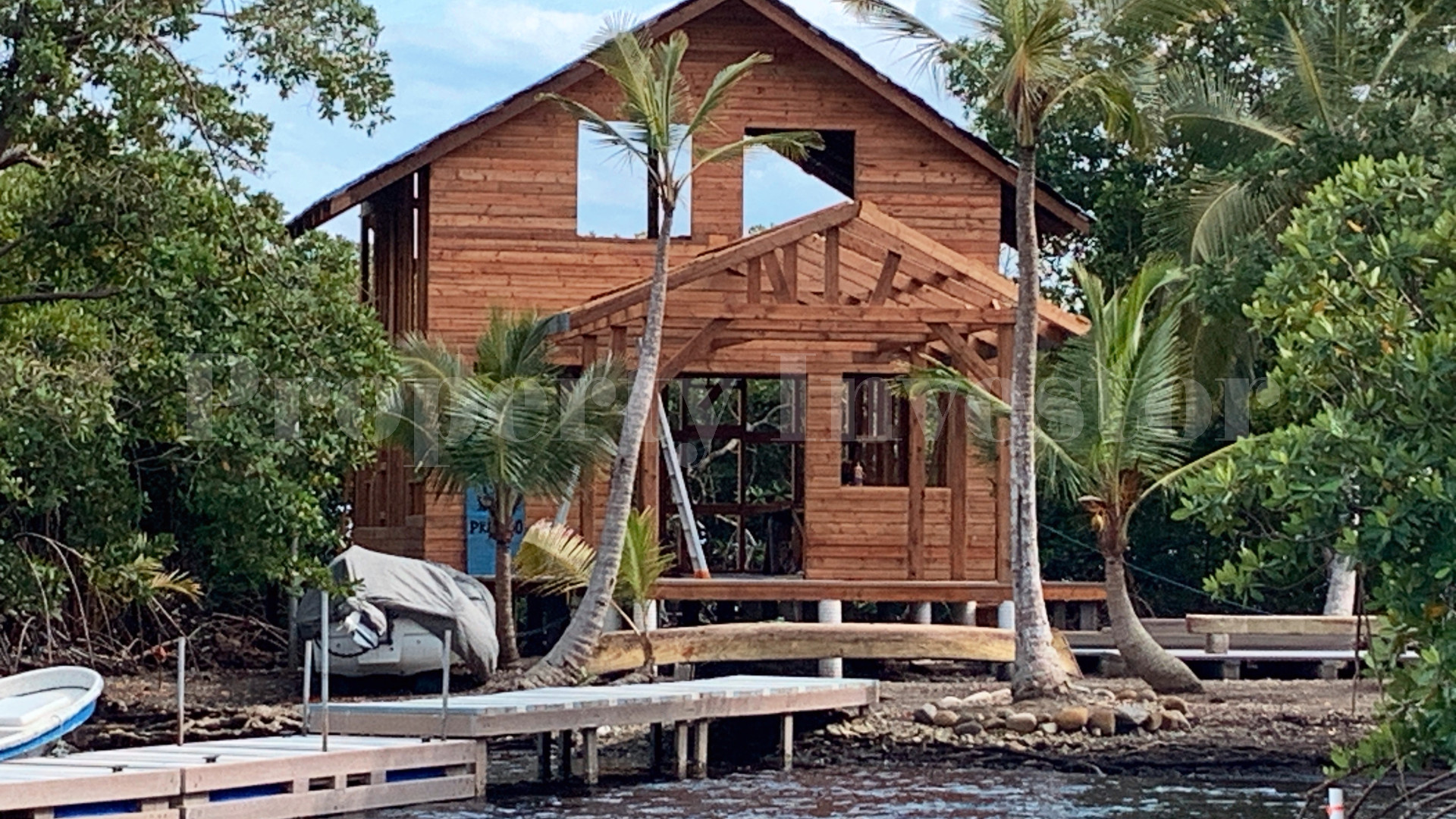 Partially Developed 9,000 m² Private Island with Boats for Sale in Bocas del Toro, Panama