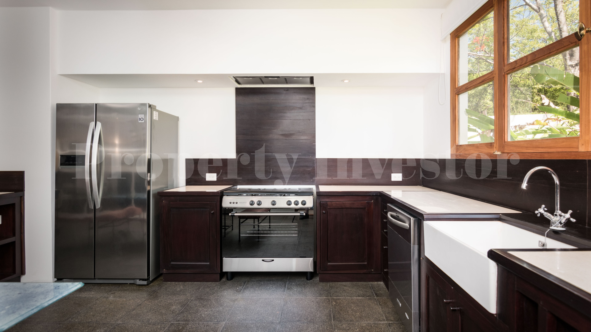 Elegant 5 Bedroom Luxury Tropical Estate for Sale in Pedasi, Panama