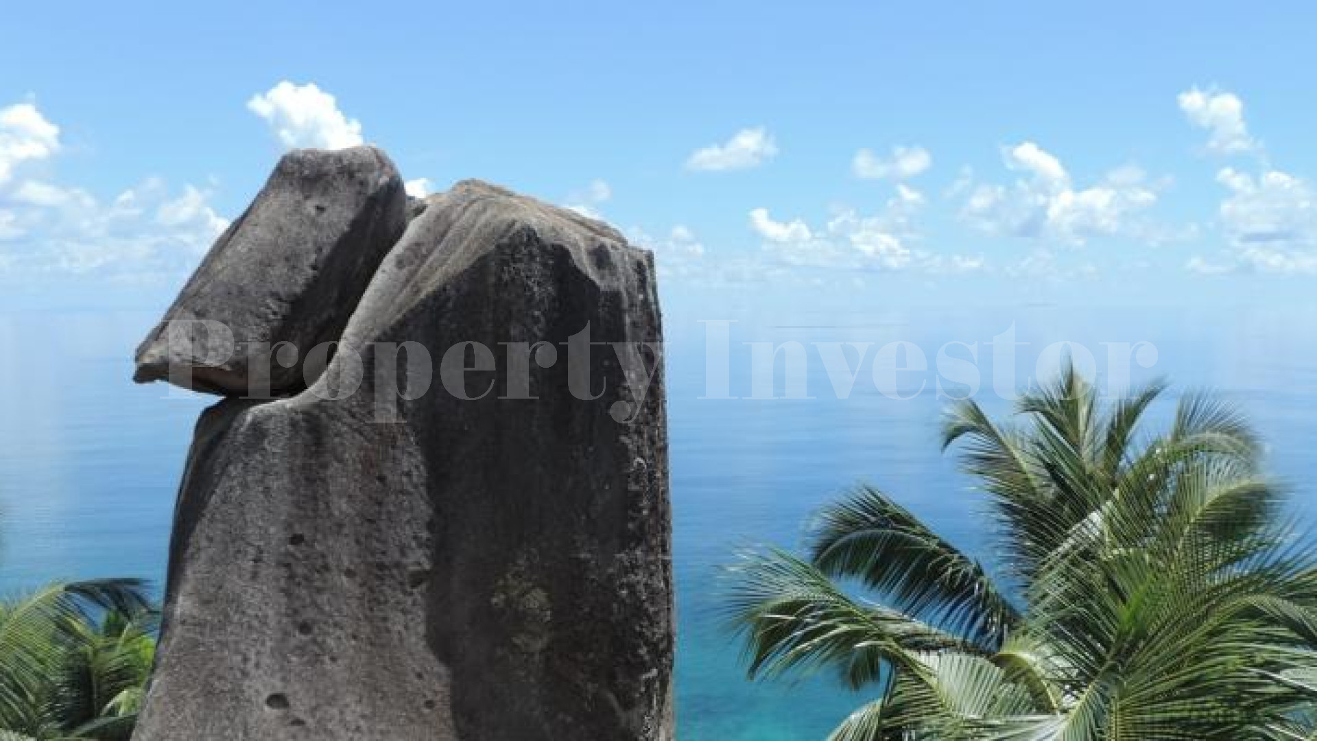 Fantastic 2 Bedroom Luxury Villa with Spectacular Panoramic Sea Views Overlooking Surfer's Beach, Seychelles