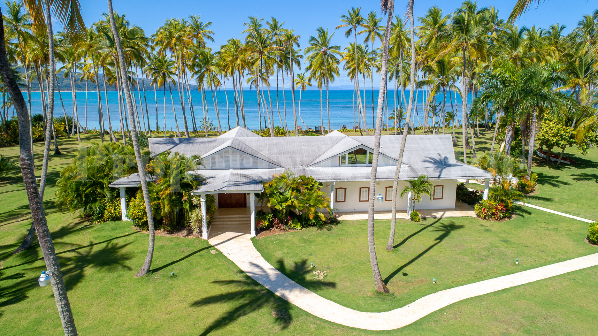 Самая восхитительная и роскошная вилла с 4 спальнями в Лас Терренас