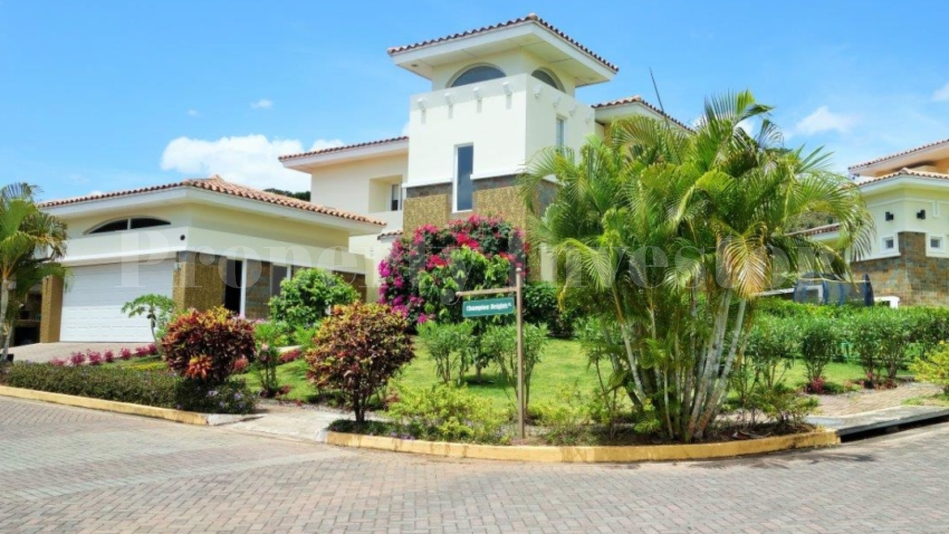 Gorgeous 4 Bedroom Luxury Golf Club Residence for Sale in Cocoli, Panama City