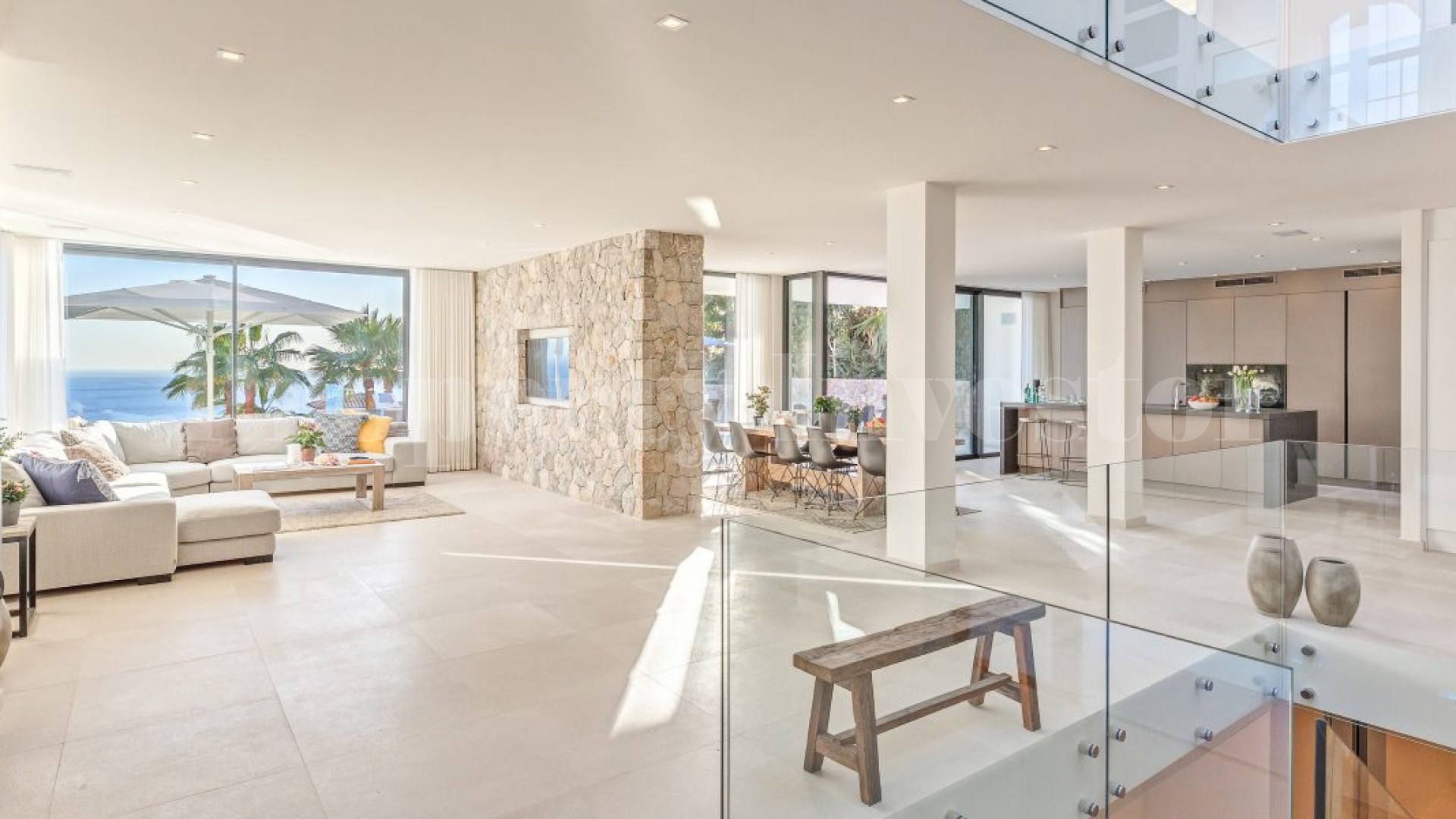 High End 8 Bedroom Luxury Villa in Anchorage Hill