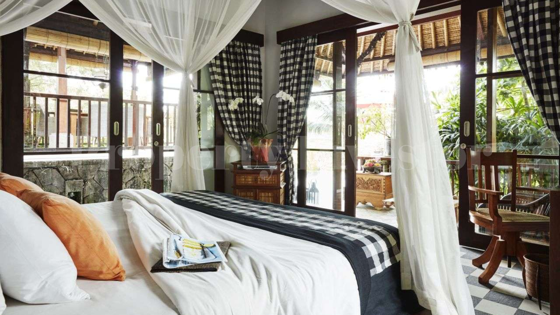 Elegant 4 Bedroom Traditional Balinese Style Luxury Villa for Sale in North Ubud, Bali