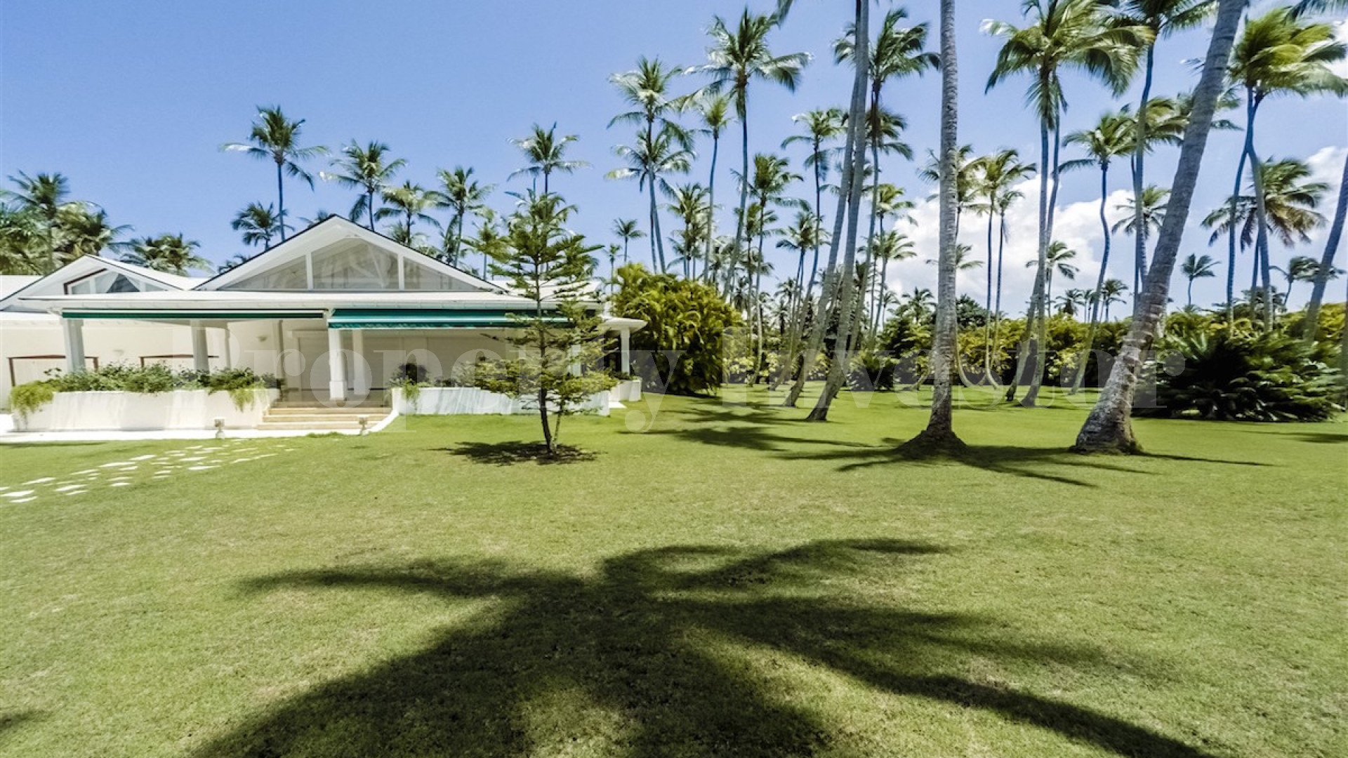 Самая восхитительная и роскошная вилла с 4 спальнями в Лас Терренас