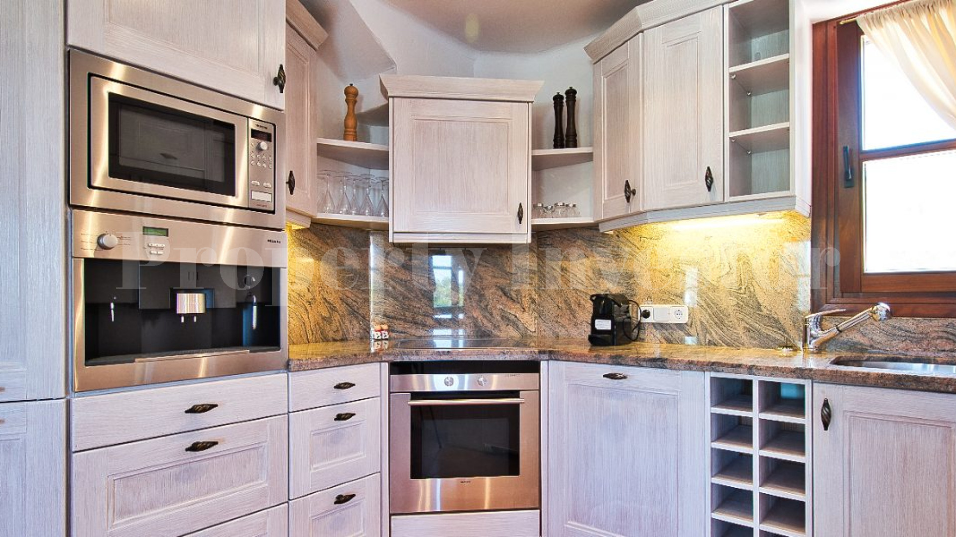 2 традиционно средиземноморские виллы с видом на море в Нуэва Санта Понса, Майорка