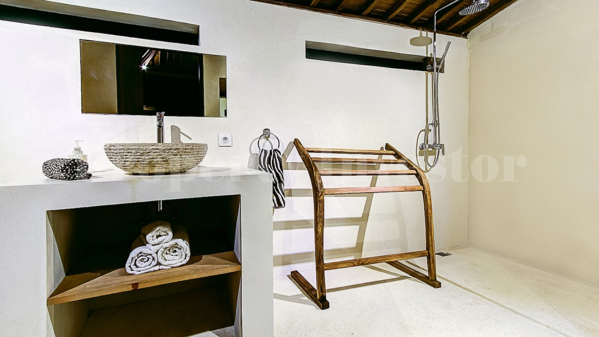 Stunning 4 Bedroom Modern Balinese Oceanfront Villa for Sale in Tabanan, Bali