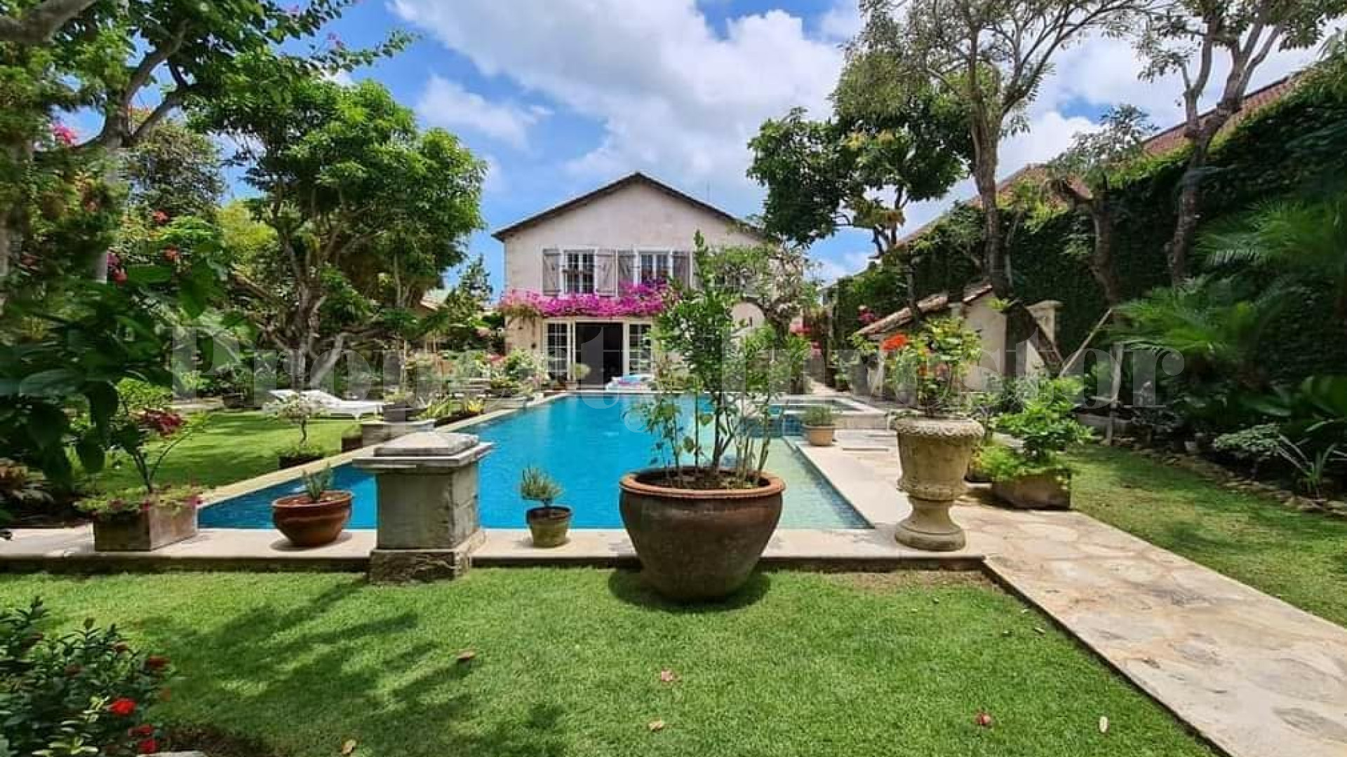 Elegant 3 Bedroom Tuscan Style Villa for Sale in Seminyak, Indonesia
