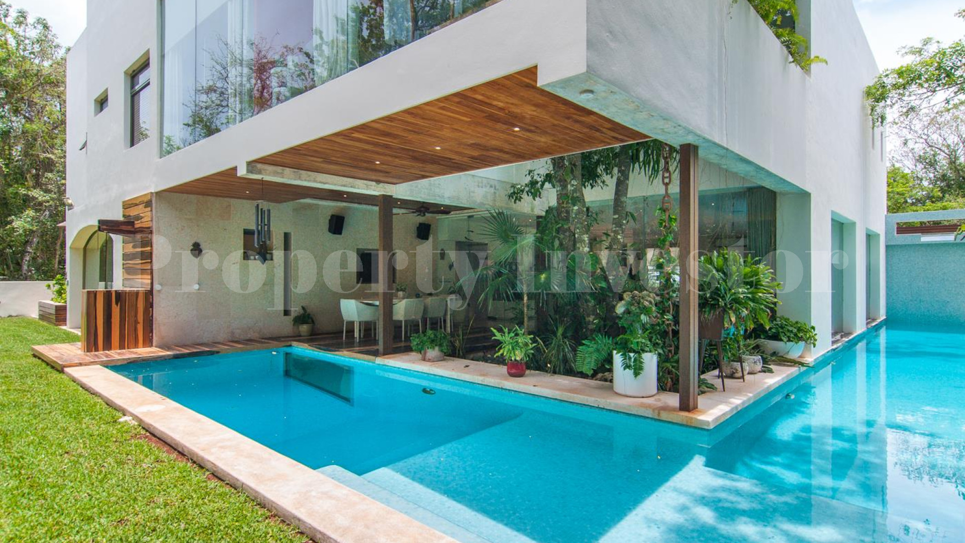 Amazing 6 Bedroom Luxury Villa with Rental History & Returns in Playacar, Playa del Carmen