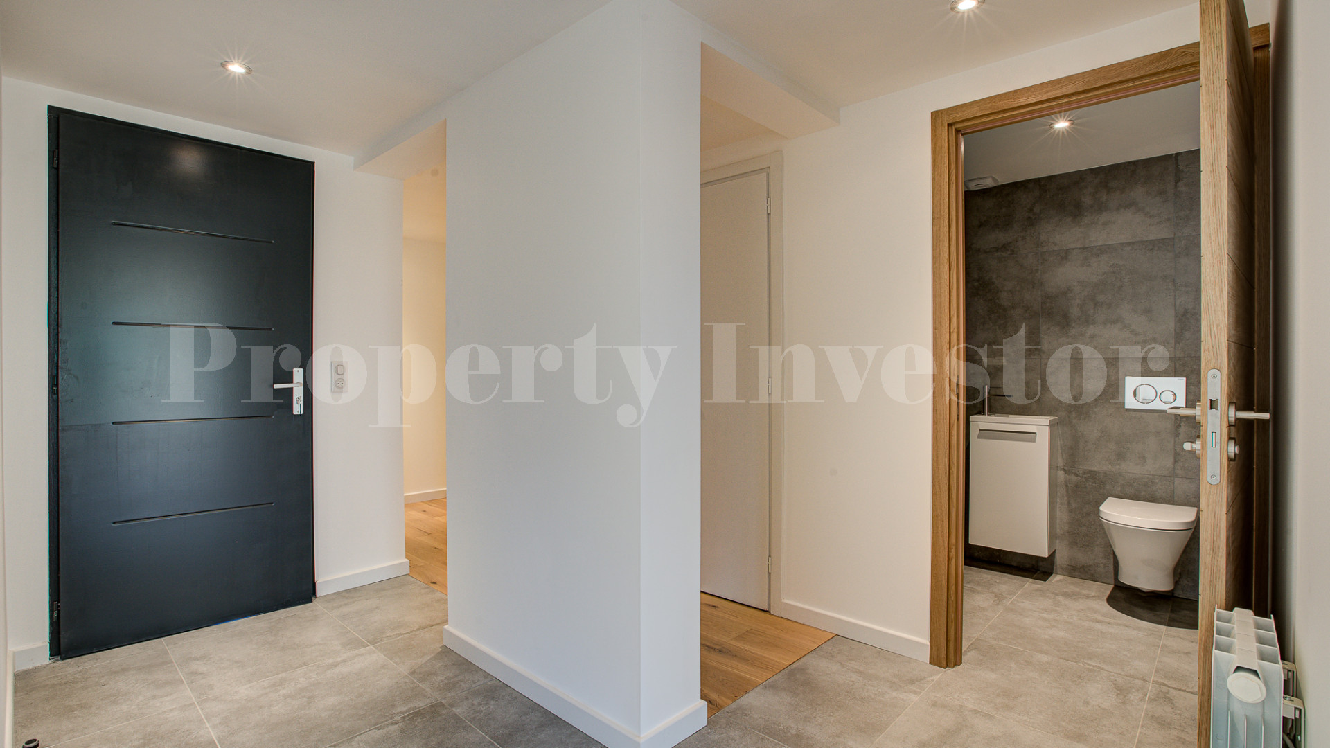 Spacious 4 Bedroom Luxury Mountain & Lake View Penthouse for Sale in Chamonix-Mont-Blanc, France