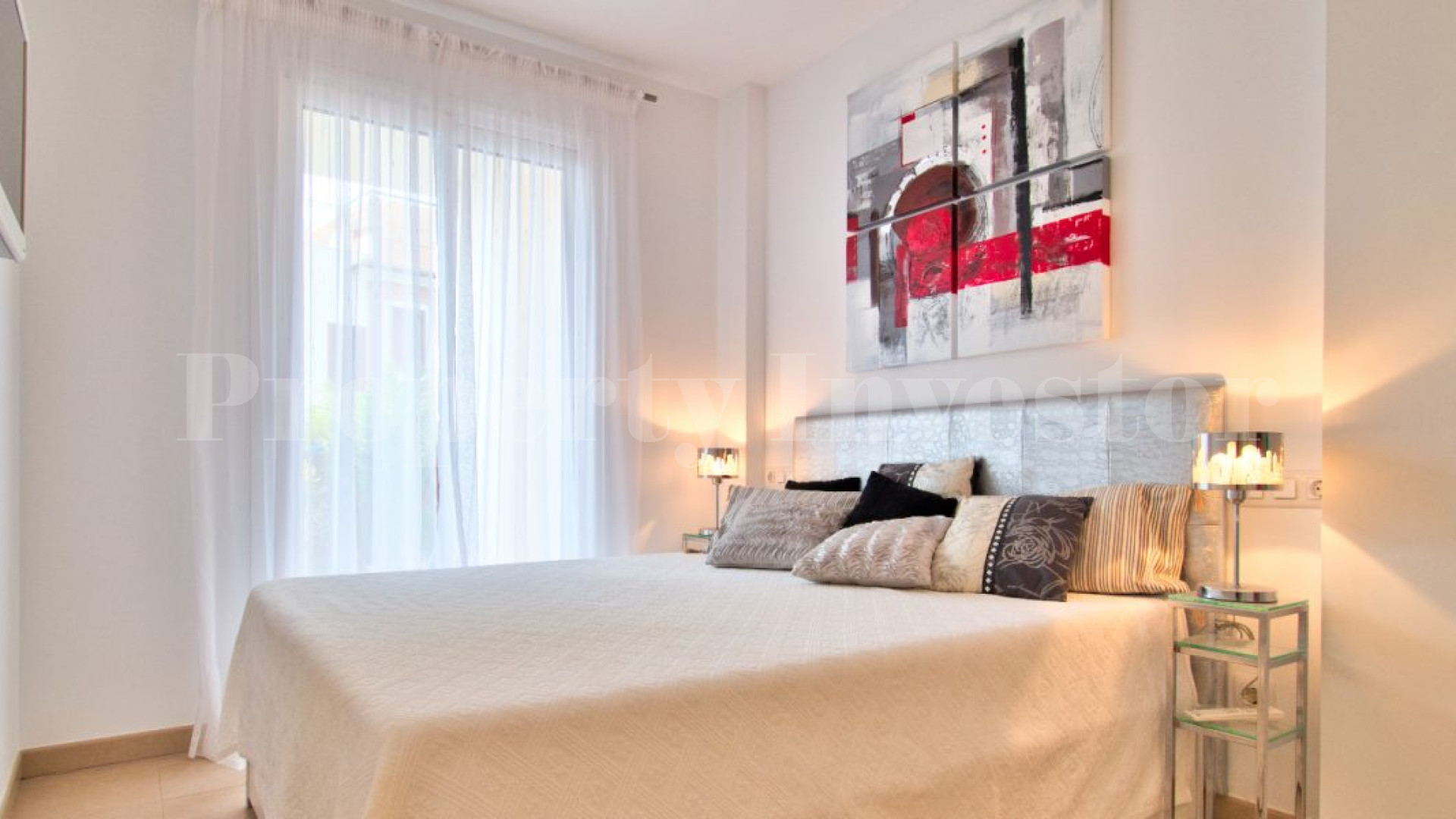 Modern 2 Bedroom Sea View Townhouse in Camp de Mar