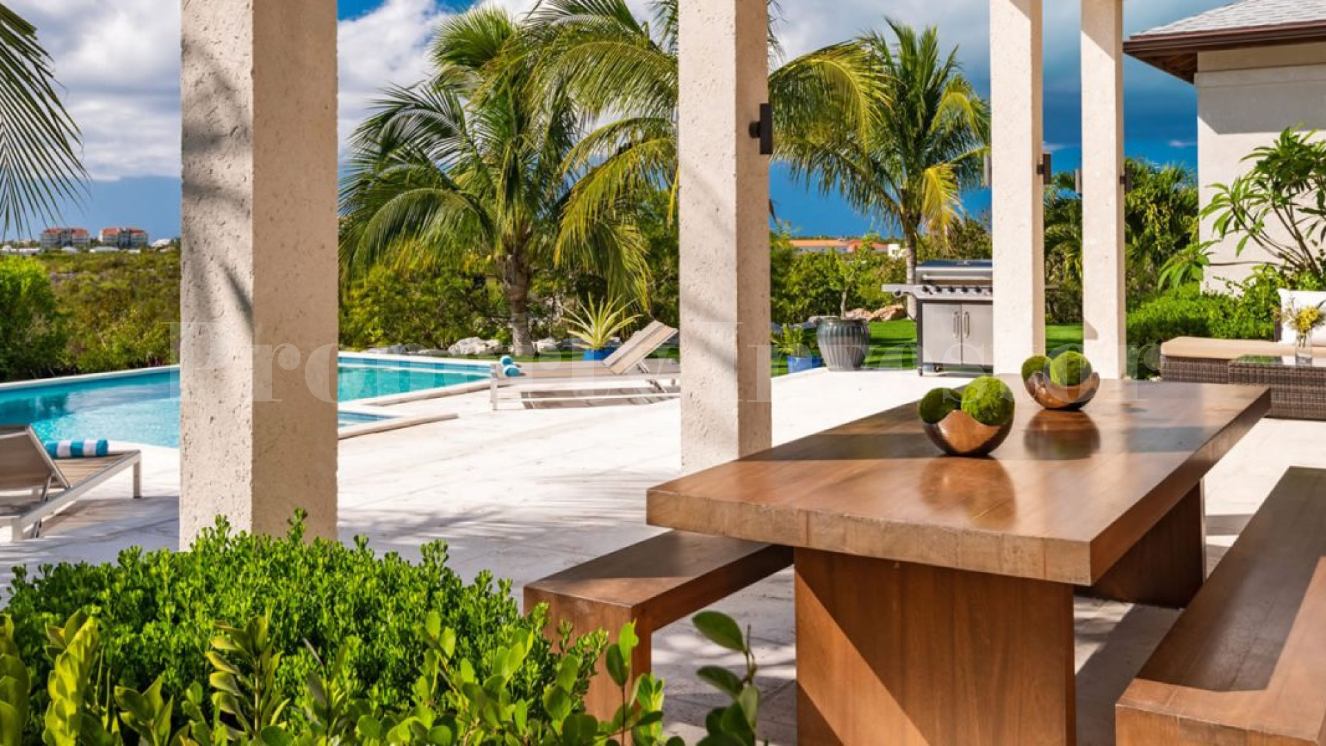 Уникальная вилла с 4 спальнями с видом на океан и панорамным видом на 360 градусов в Тёркс и Кайкос