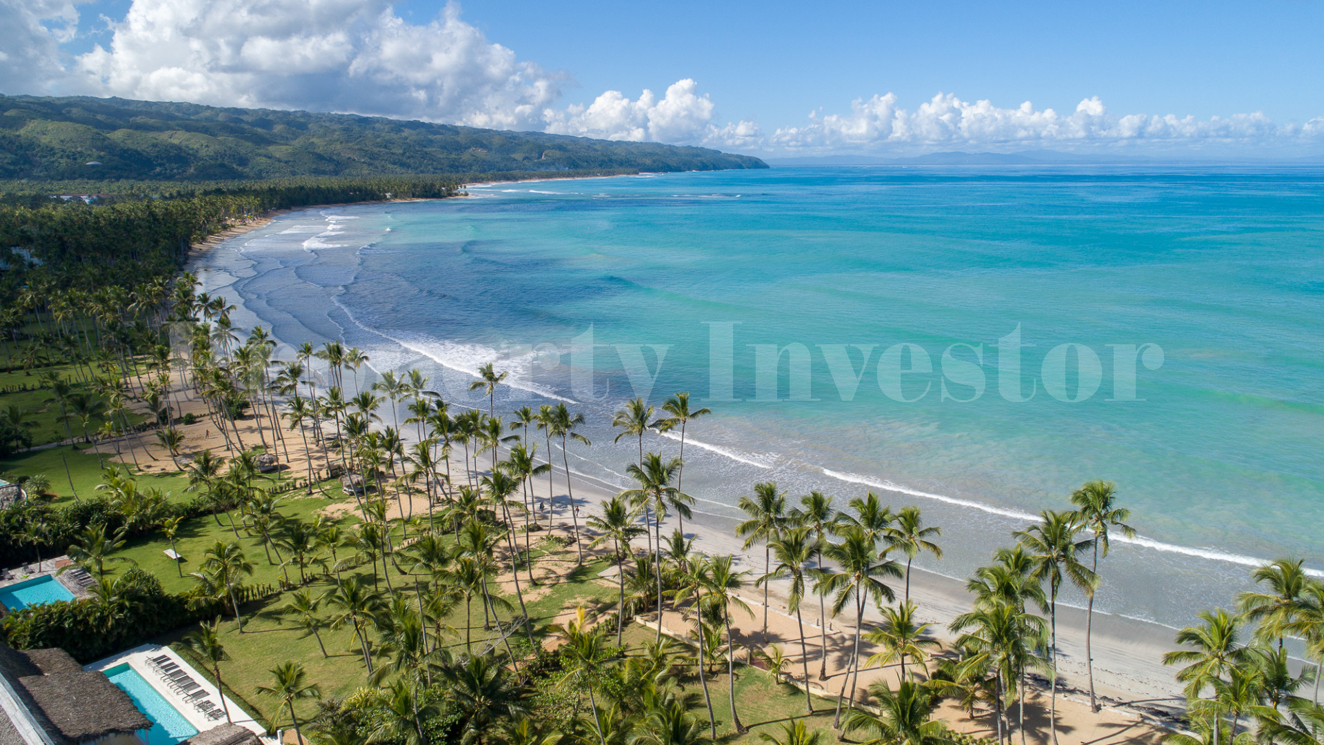 Изумительная вилла с 8 спальнями прямо на берегу Плайя Косон