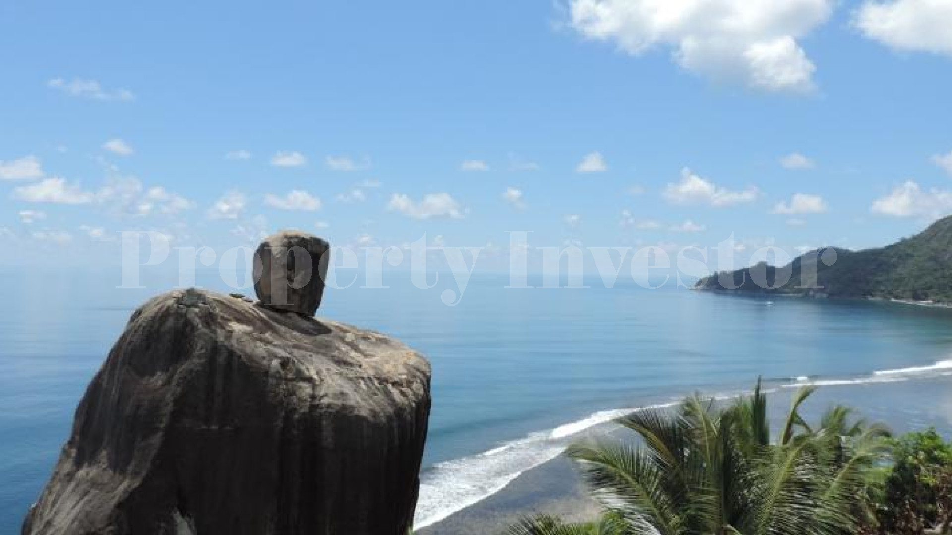 Fantastic 2 Bedroom Luxury Villa with Spectacular Panoramic Sea Views Overlooking Surfer's Beach, Seychelles