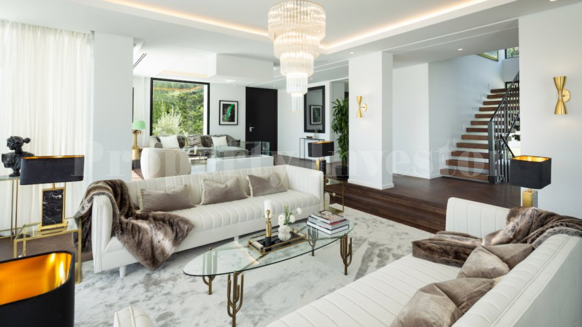 Красивая дизайнерская вилла с 5 спальнями в Нуэва Андалусия