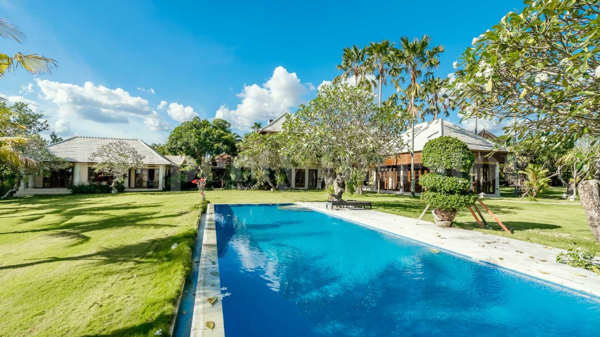 Spacious 6 Bedroom Modern Villa with Lush Gardens & Amazing Sunset Views for Sale in Pererenan, Bali