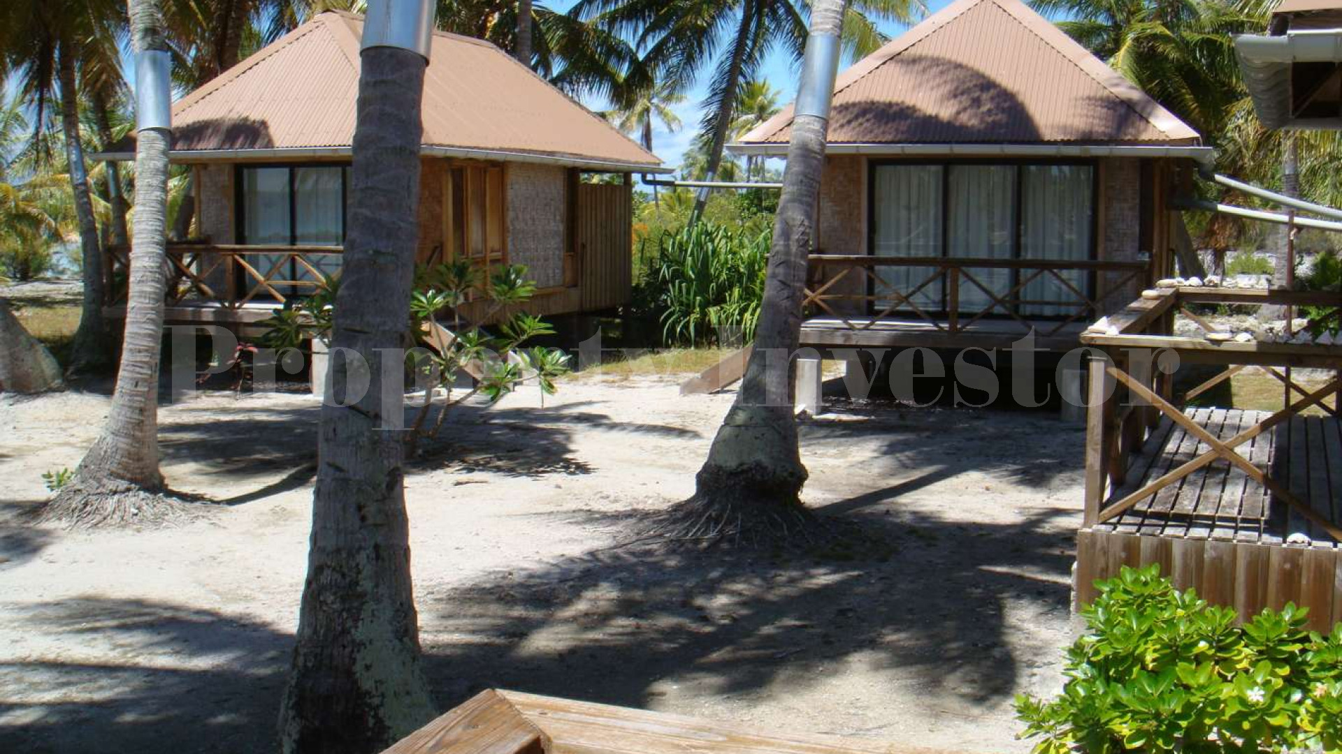 3.36 Hectare Private Boutique Island Retreat with 5 Bungalows in French Polynesia