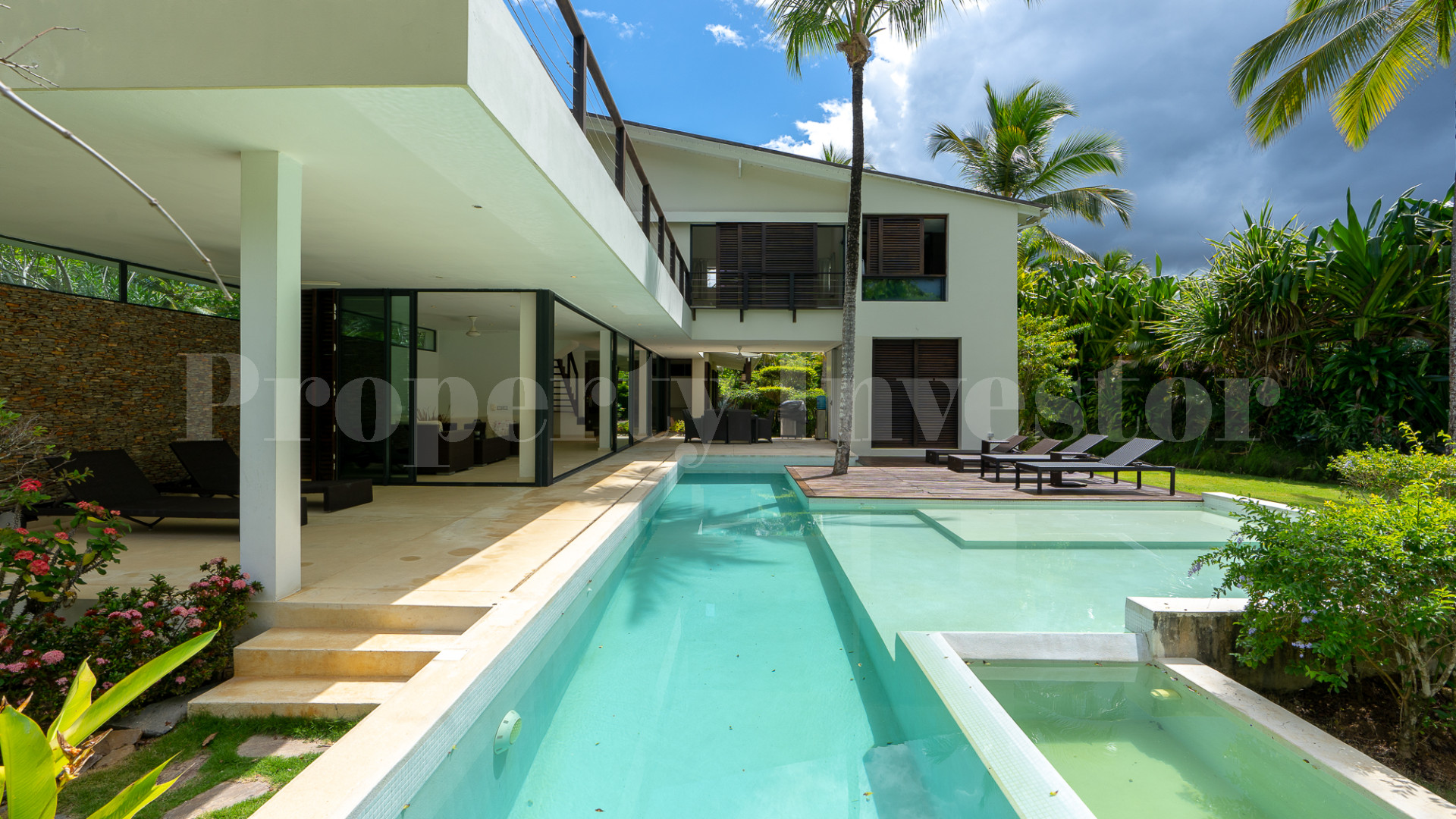 Modern 4 Bedroom Pool Villa for Sale in Playa Bonita, Dominican Republic