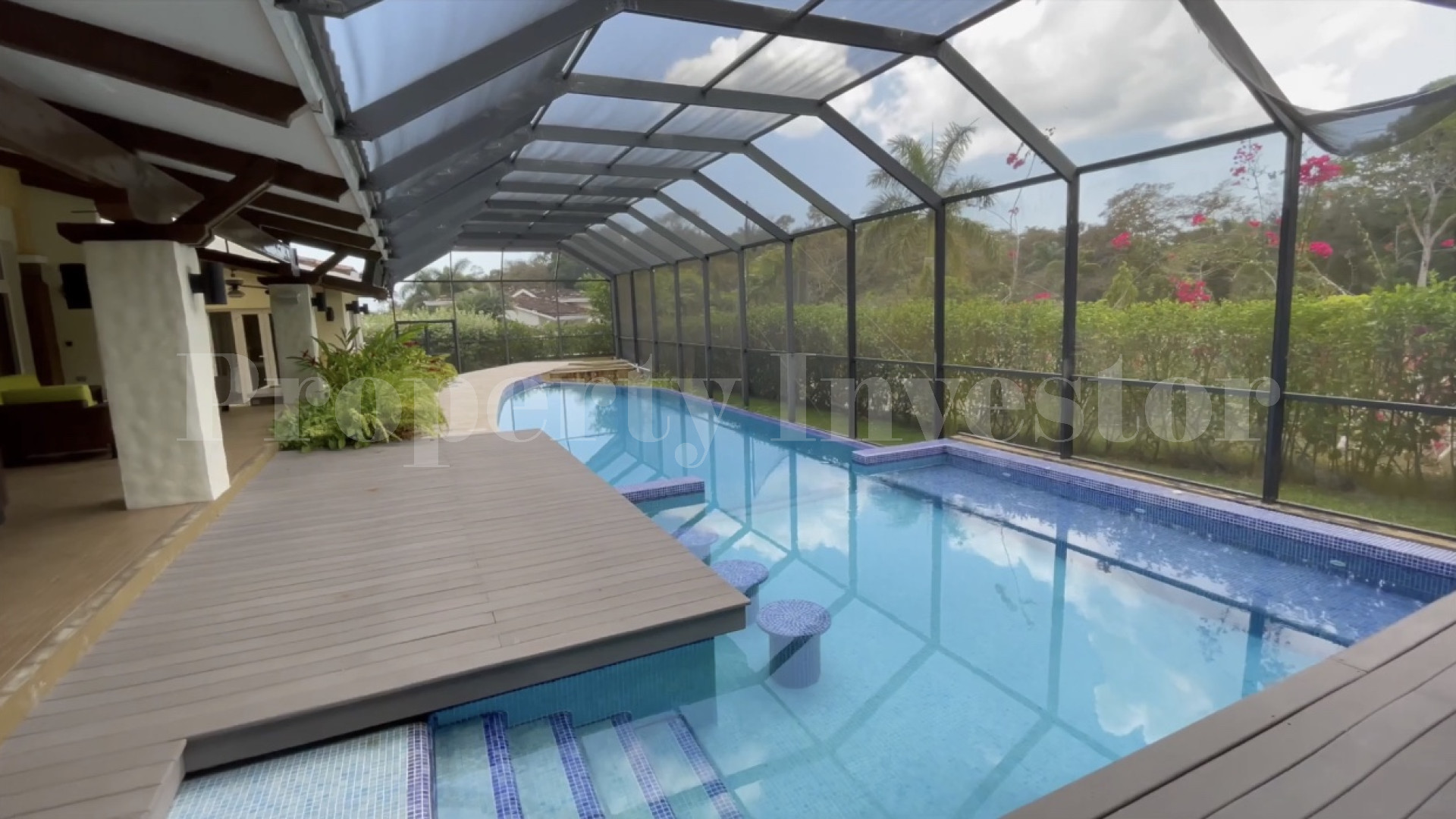 Outstanding 4 Bedroom Luxury Golf Club Residence for Sale in Cocoli, Panama City