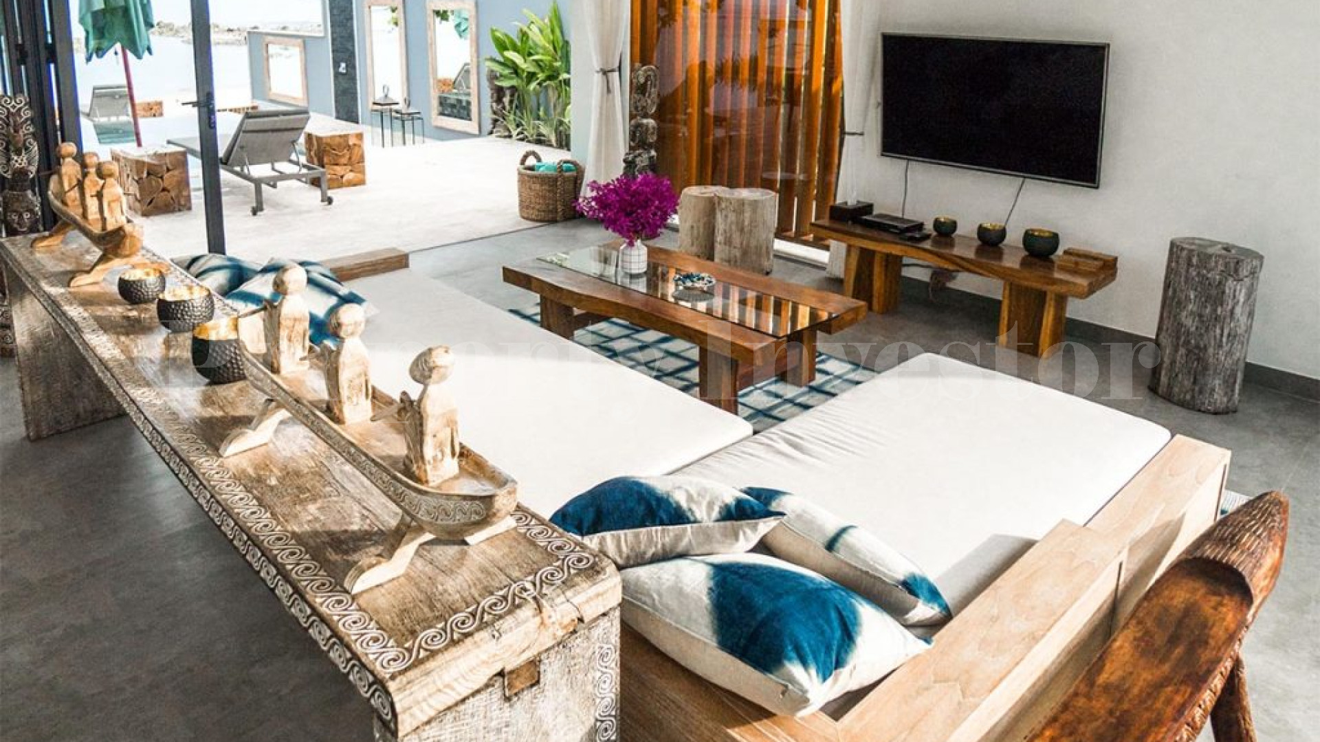 Breathtaking 6 Bedroom Beachfront Villa for Sale in Samui