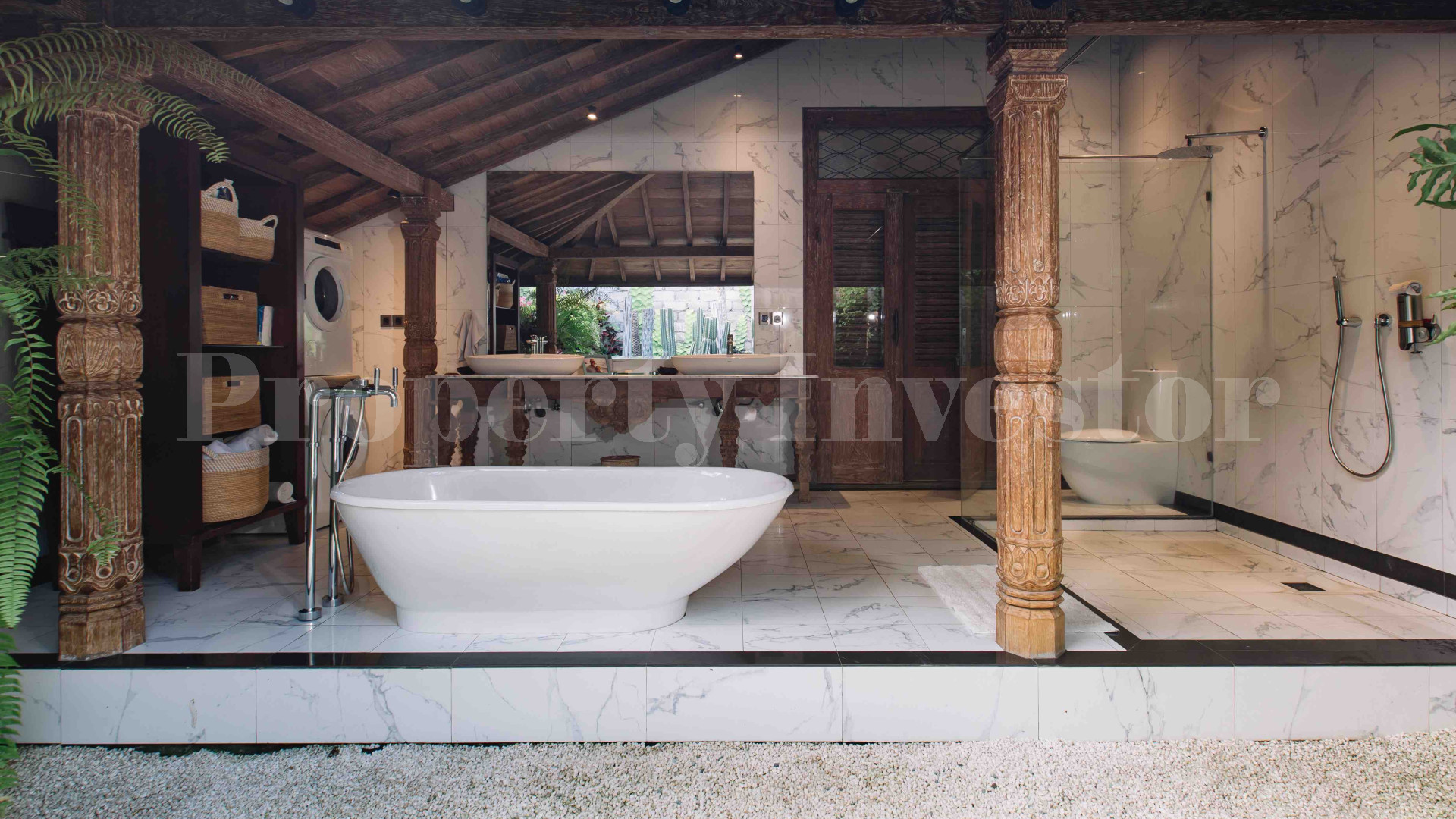 Stunning 3 Bedroom Luxury Joglo Villa with Traditional Javanese Flare for Sale in Pererenan, Bali